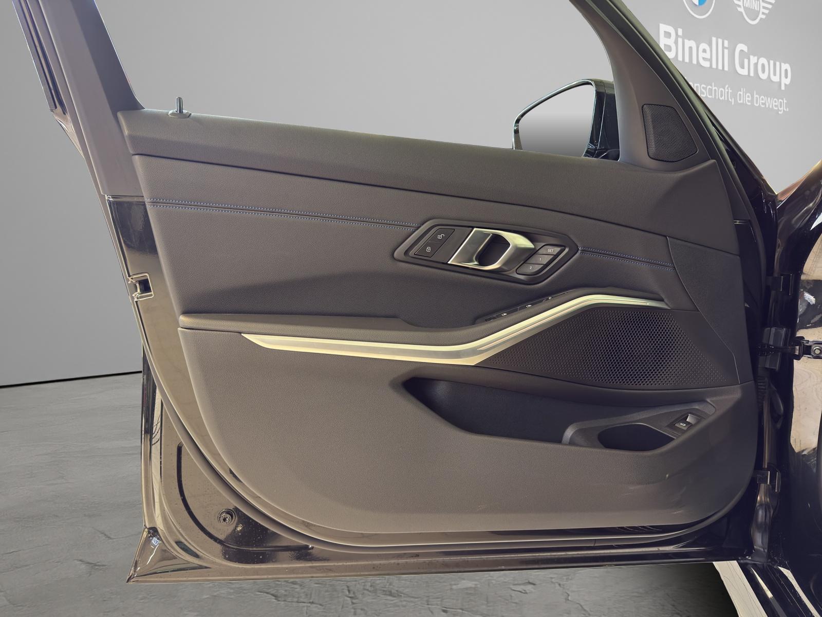 BMW 320d xDrive Touring M-SportPaket-image-8