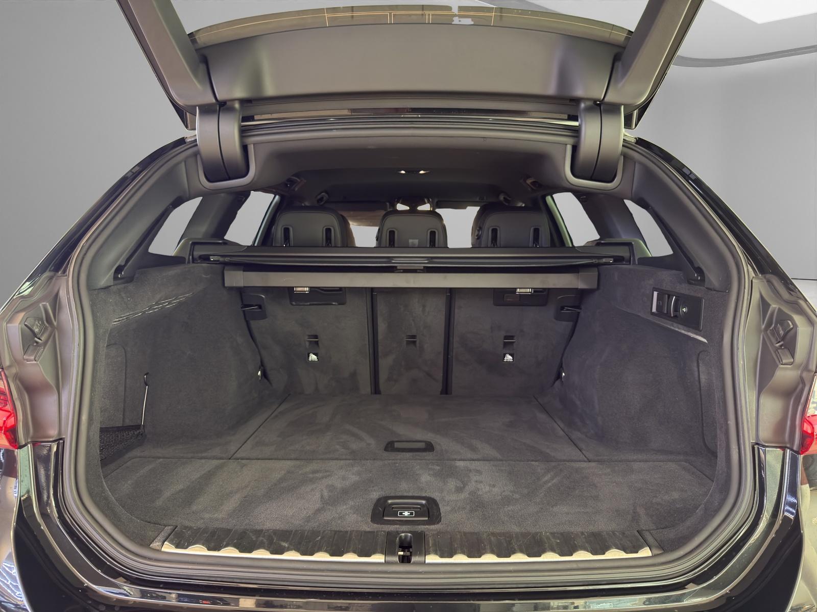 BMW 320d xDrive Touring M-SportPaket-image-21