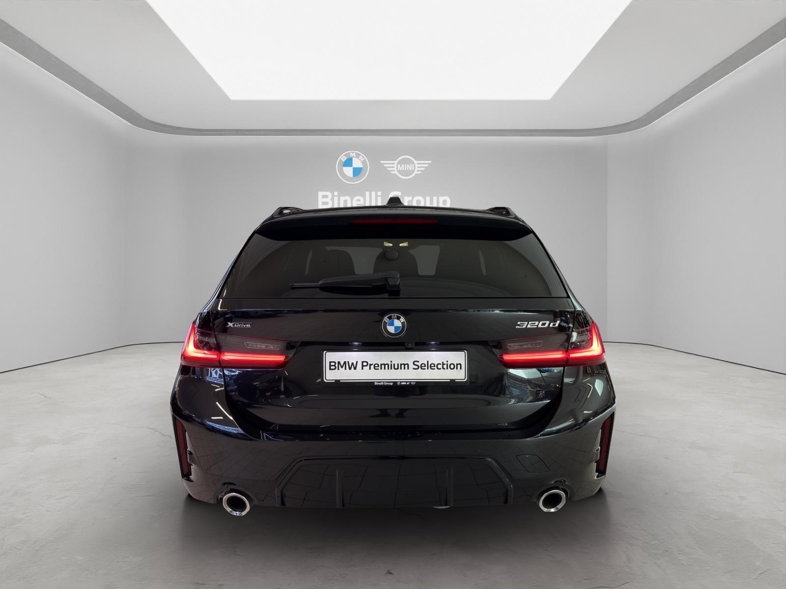 BMW 320d xDrive Touring M-SportPaket-showroom-element-3