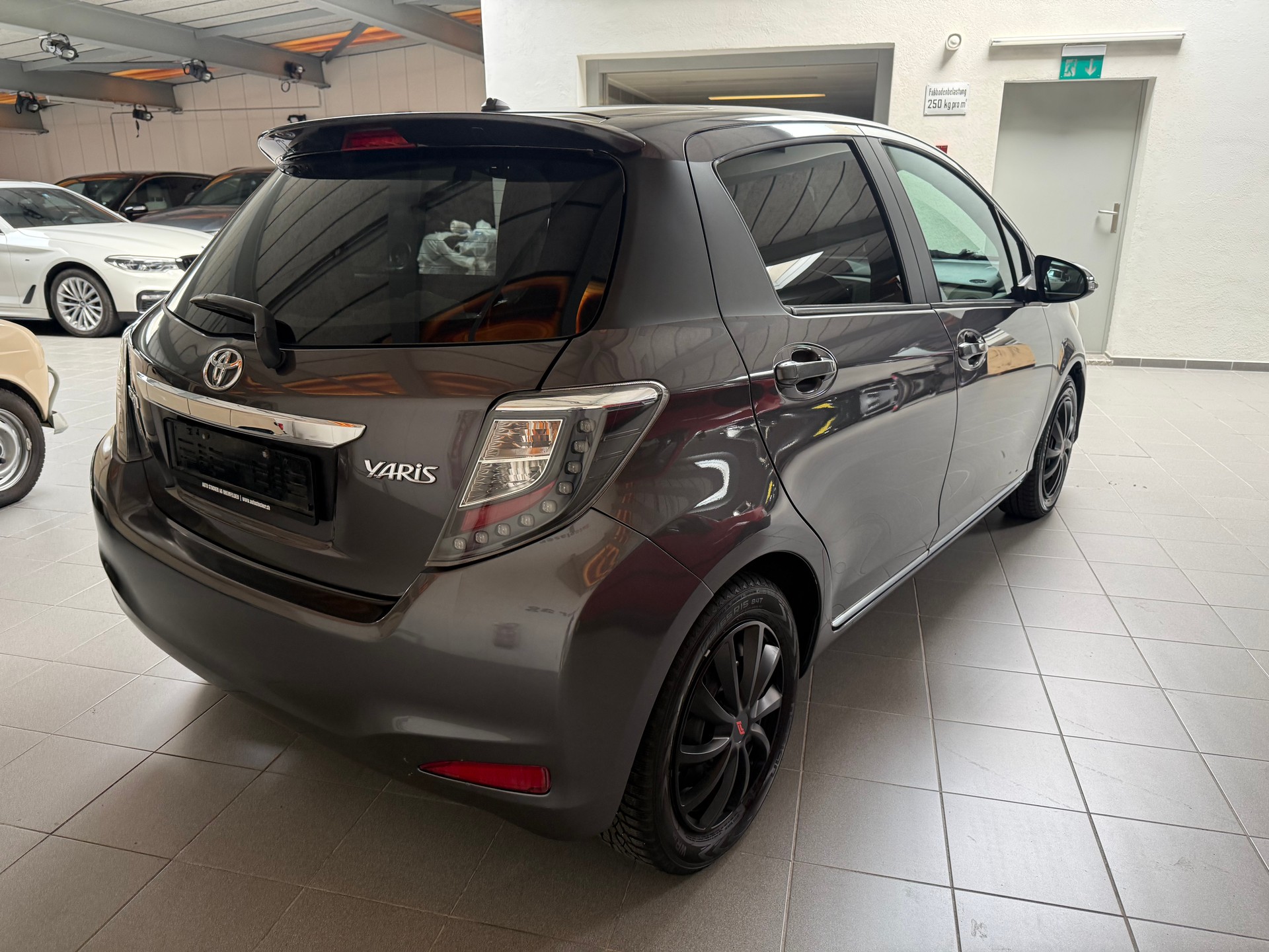 TOYOTA Yaris 1.33 Style Multidrive-image-8