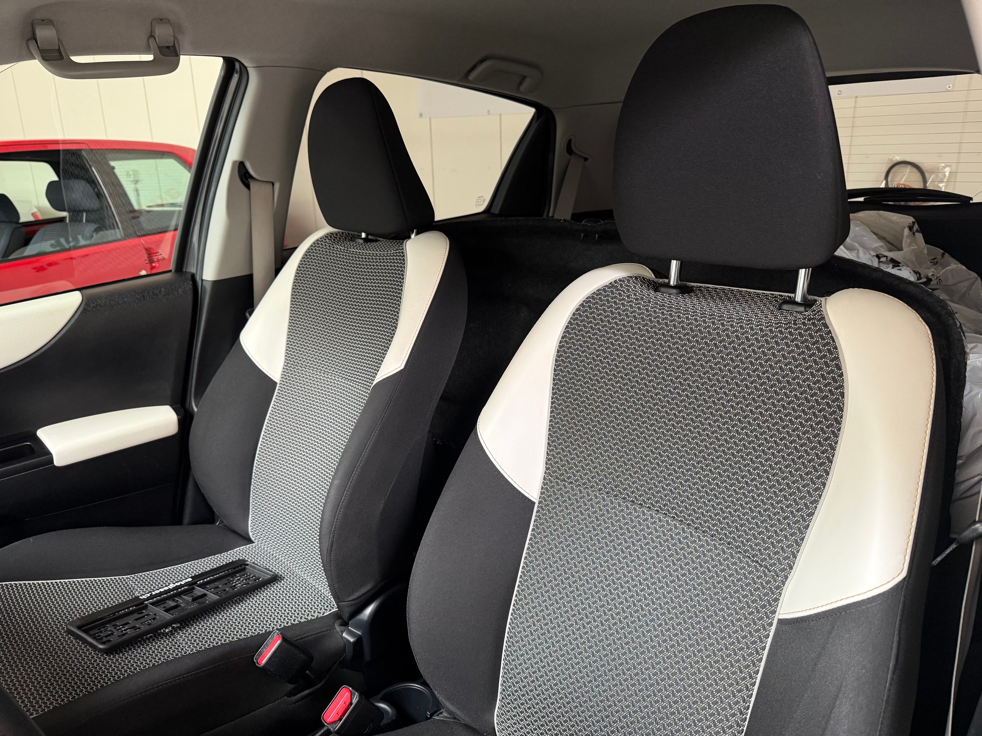 TOYOTA Yaris 1.33 Style Multidrive-image-12