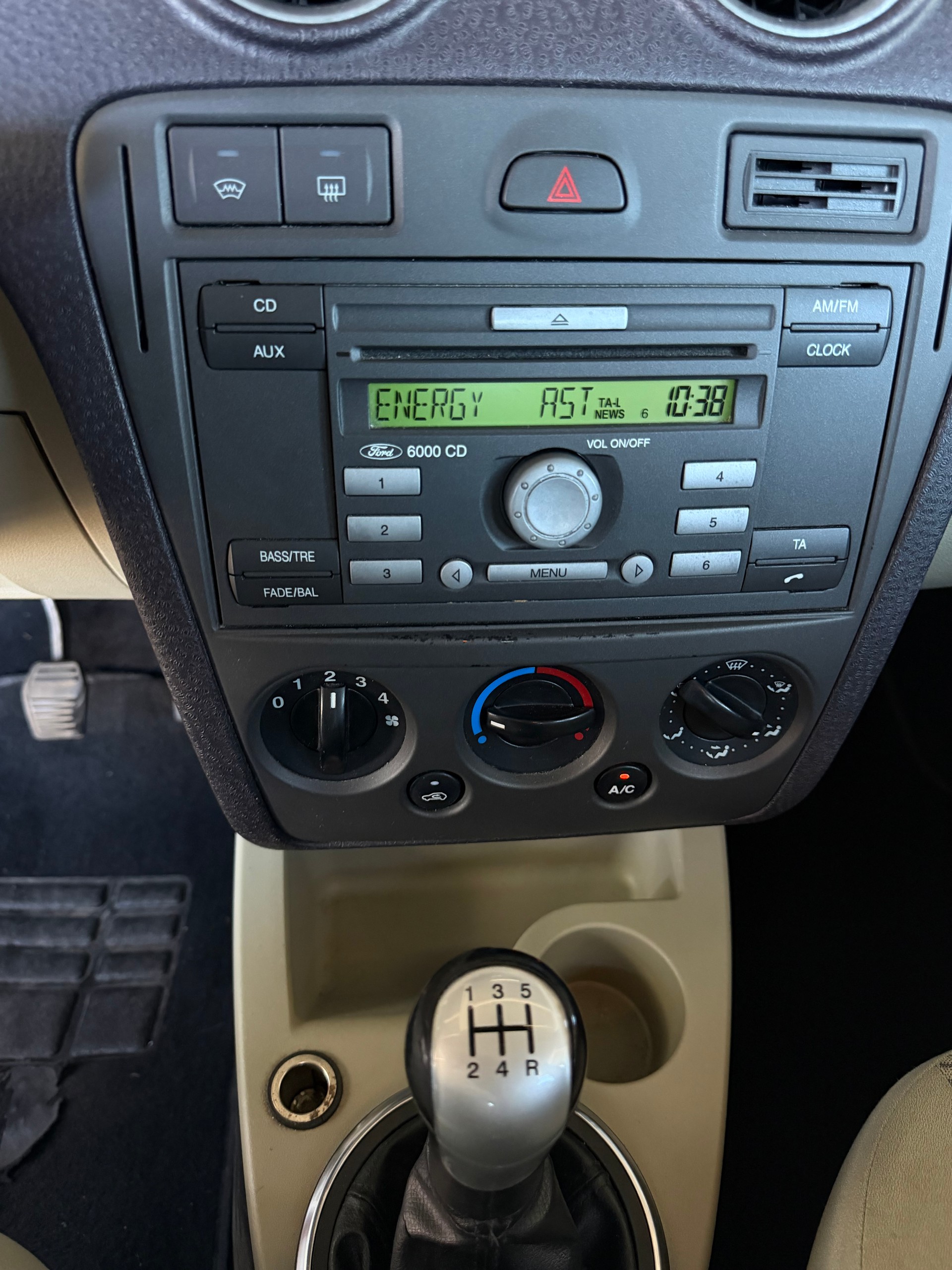 FORD Fusion 1.6 16V Plus-image-10