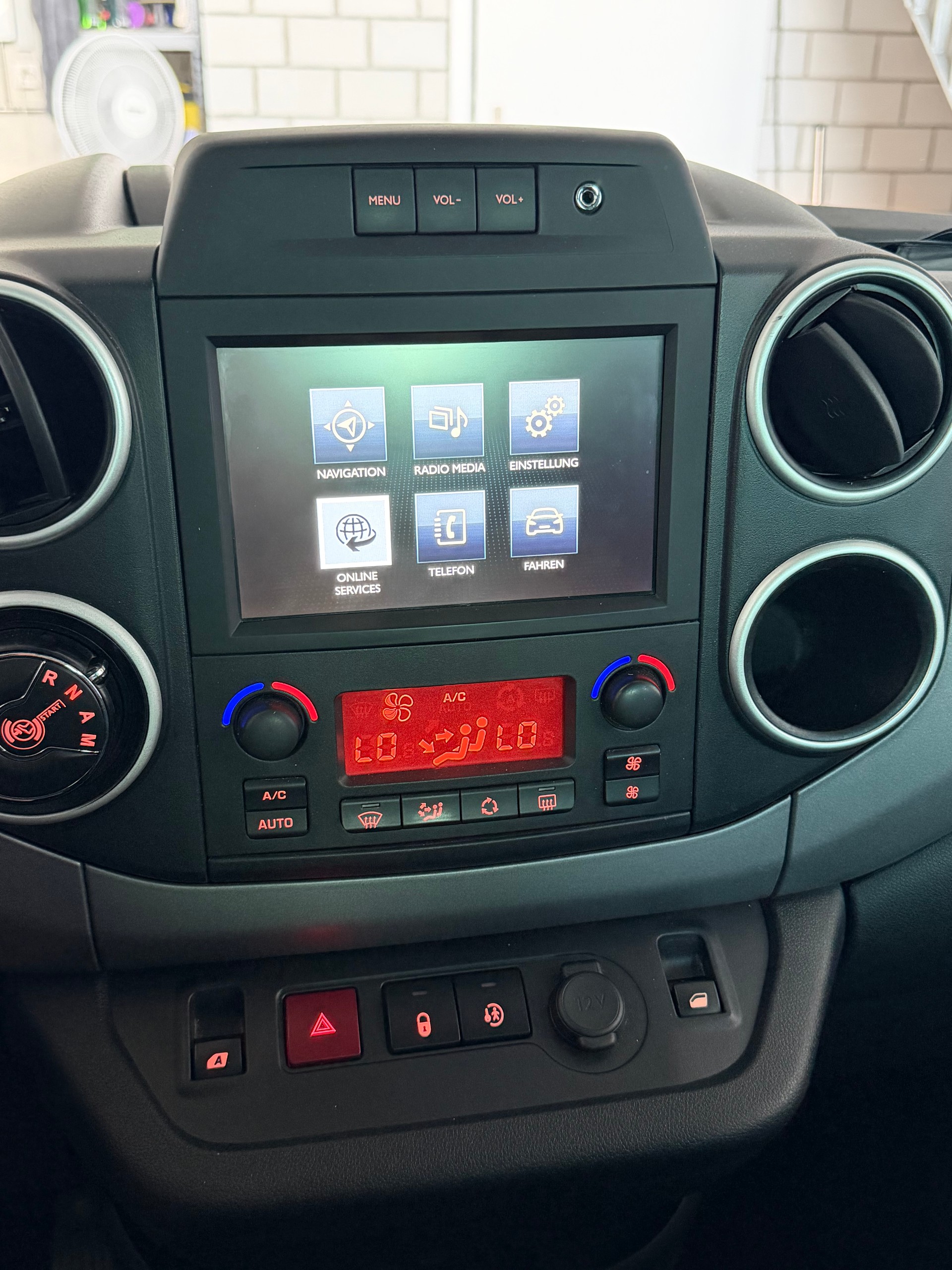 PEUGEOT Partner 1.6 BlueHDi Allure ETG6-image-11