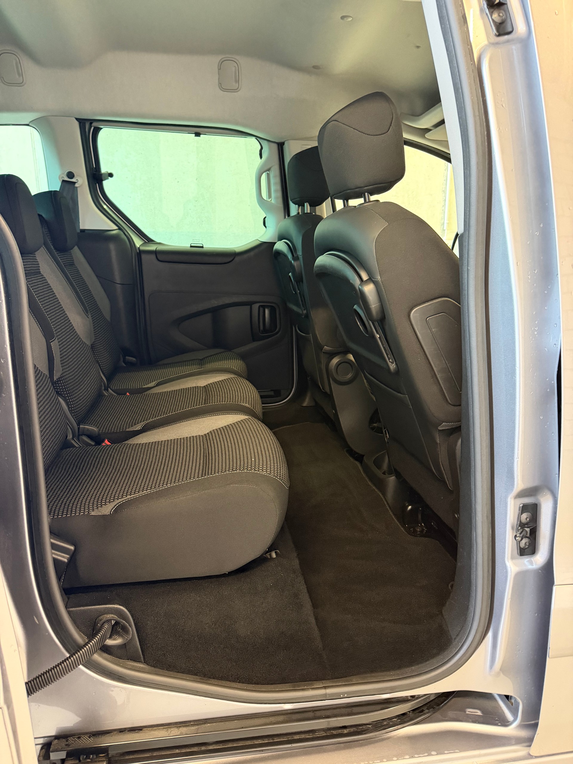PEUGEOT Partner 1.6 BlueHDi Allure ETG6-image-8