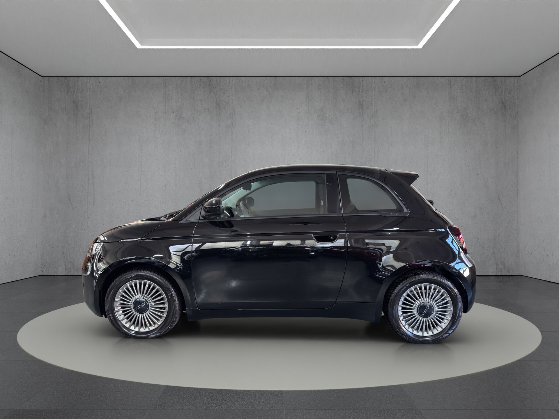 FIAT 500 electric 70 kW Icon-showroom-element-2