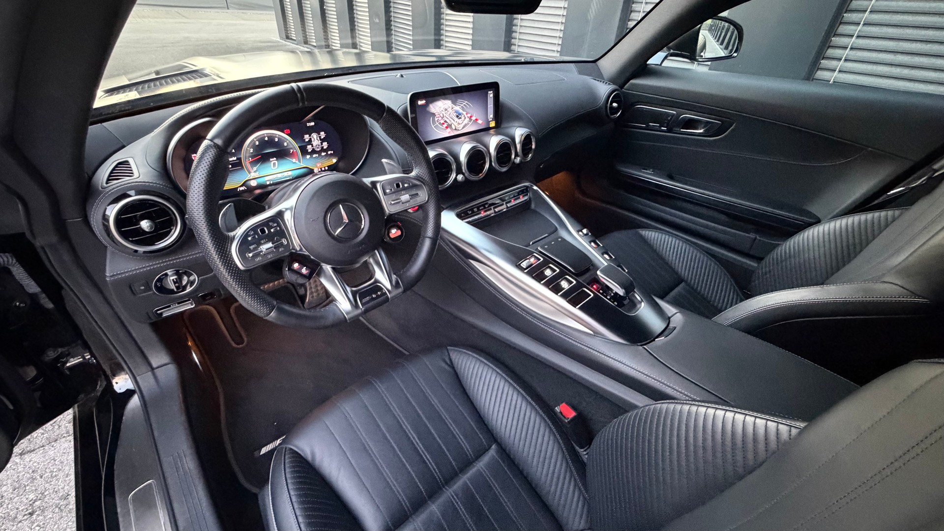 MERCEDES-BENZ AMG GT Speedshift ♦️1.Hand* CH Fahrzeug*Facelift Modell♦️-image-26