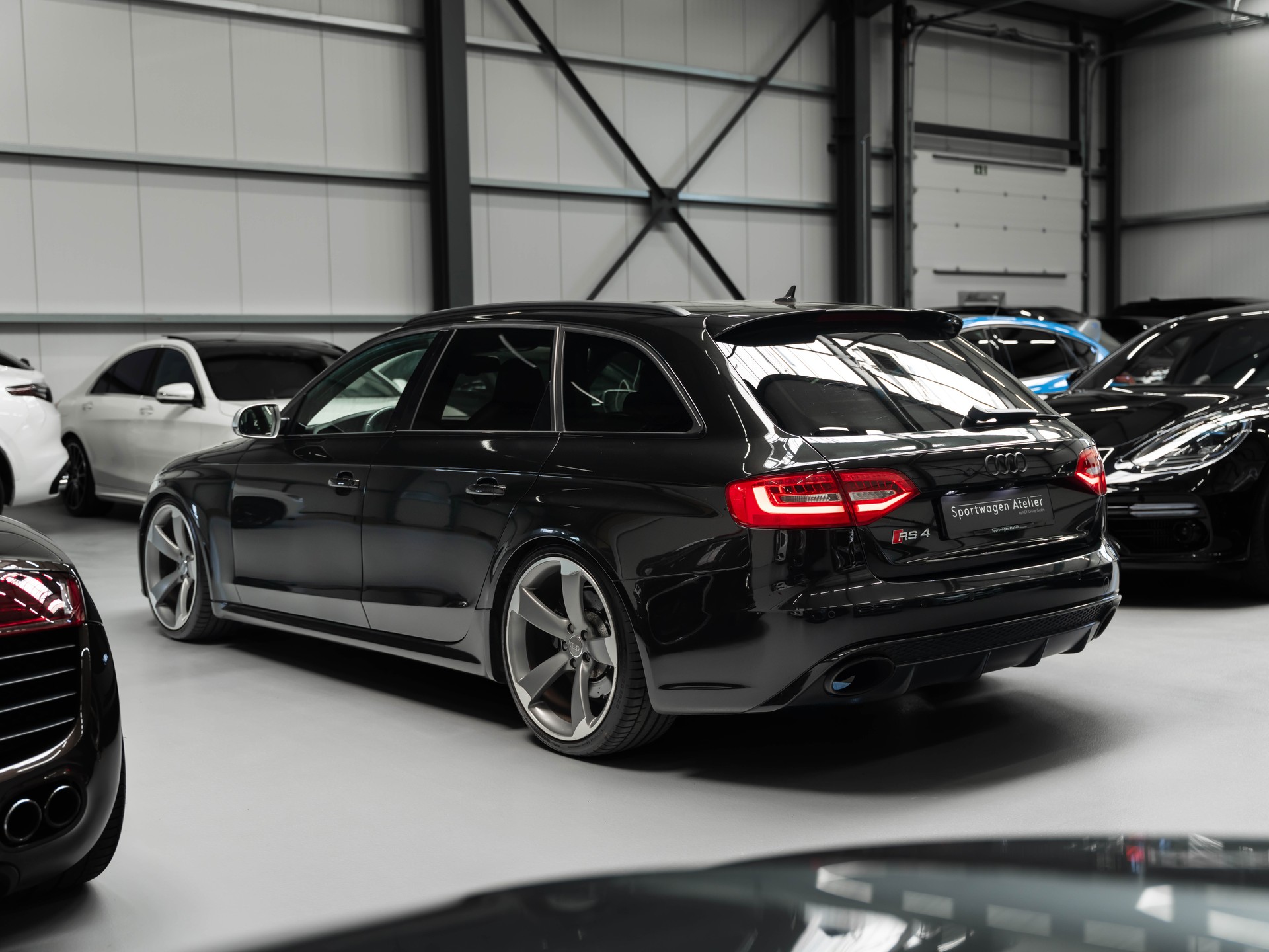 AUDI RS4 Avant 4.2 FSI V8 quattro S-tronic-showroom-element-1