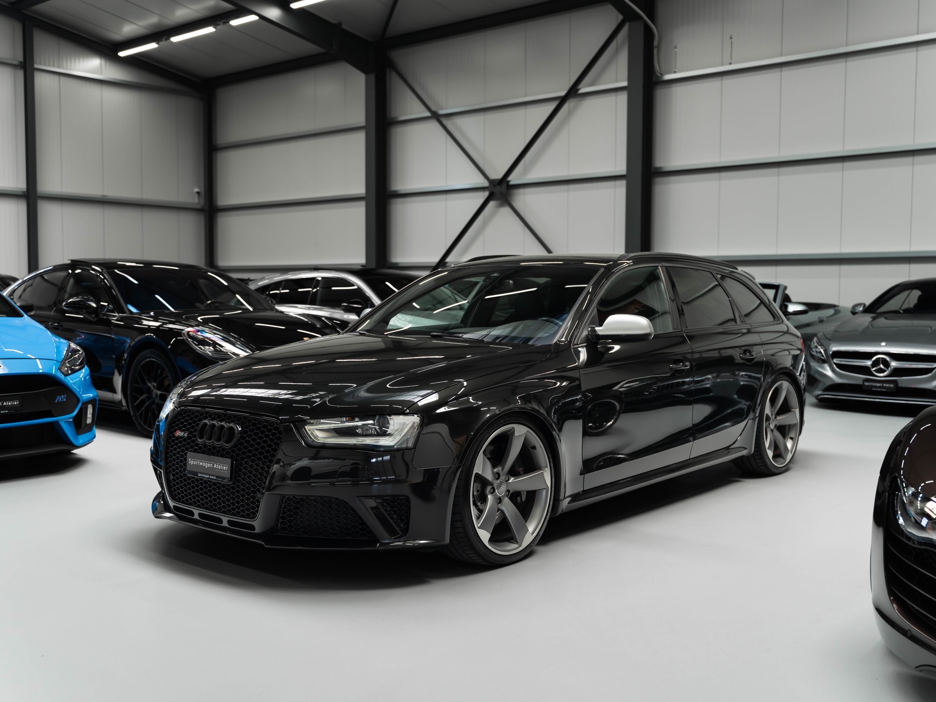 AUDI RS4 Avant 4.2 FSI V8 quattro S-tronic