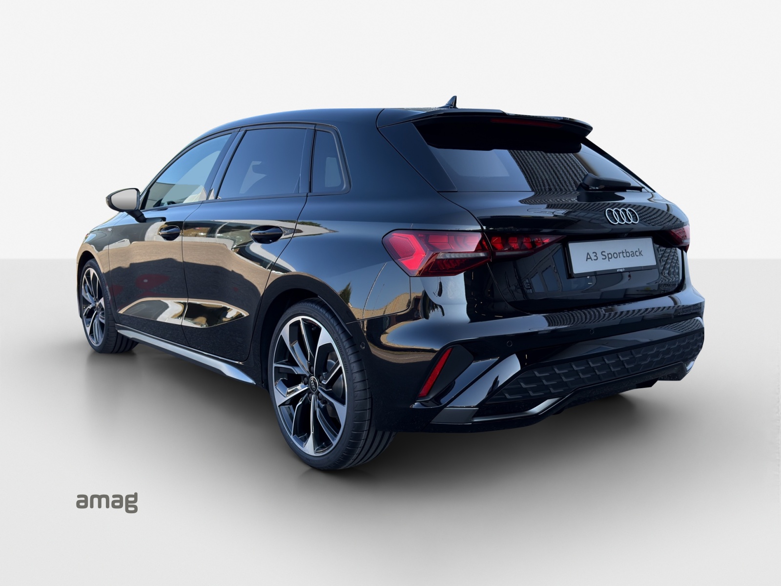 AUDI A3 Sportback TFSI 110 kW S line Attraction S tronic-showroom-element-2