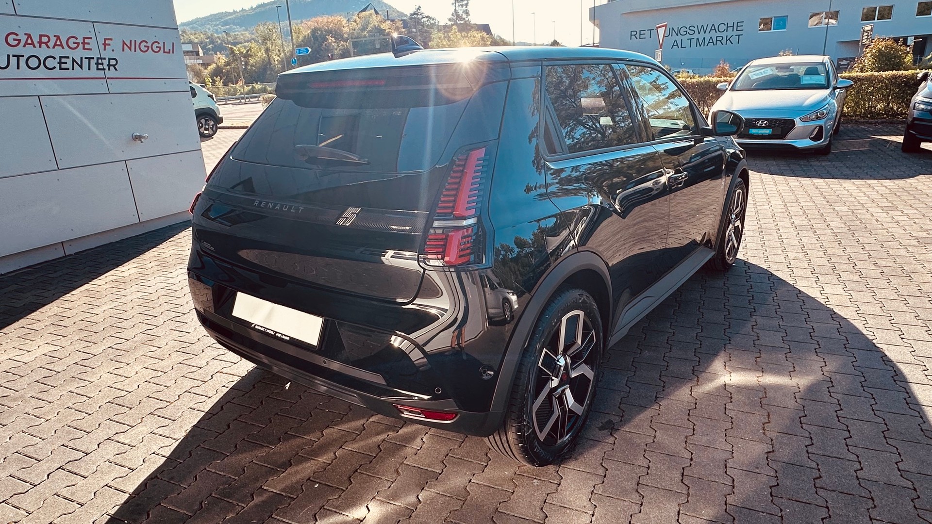 RENAULT R5 E-Tech Comfort Range 52 kWh Techno-image-8