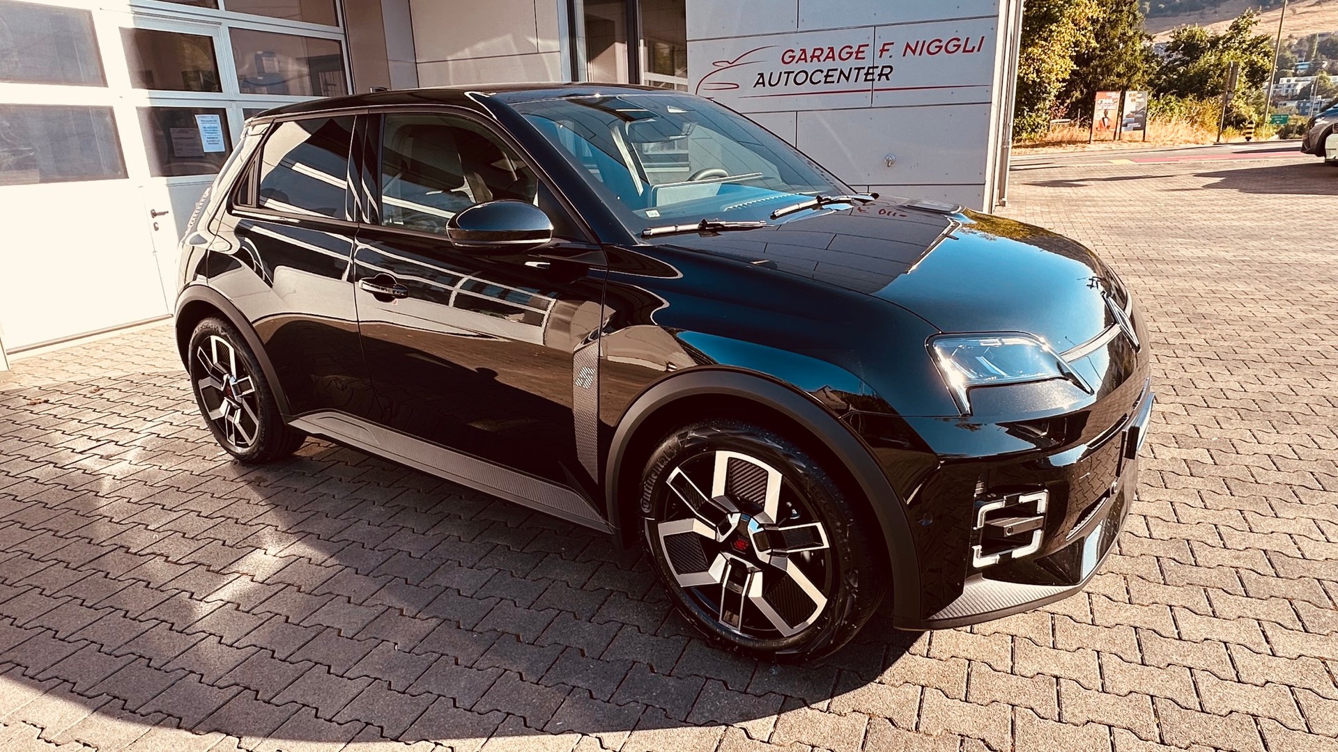 RENAULT R5 E-Tech Comfort Range 52 kWh Techno-showroom-element-1