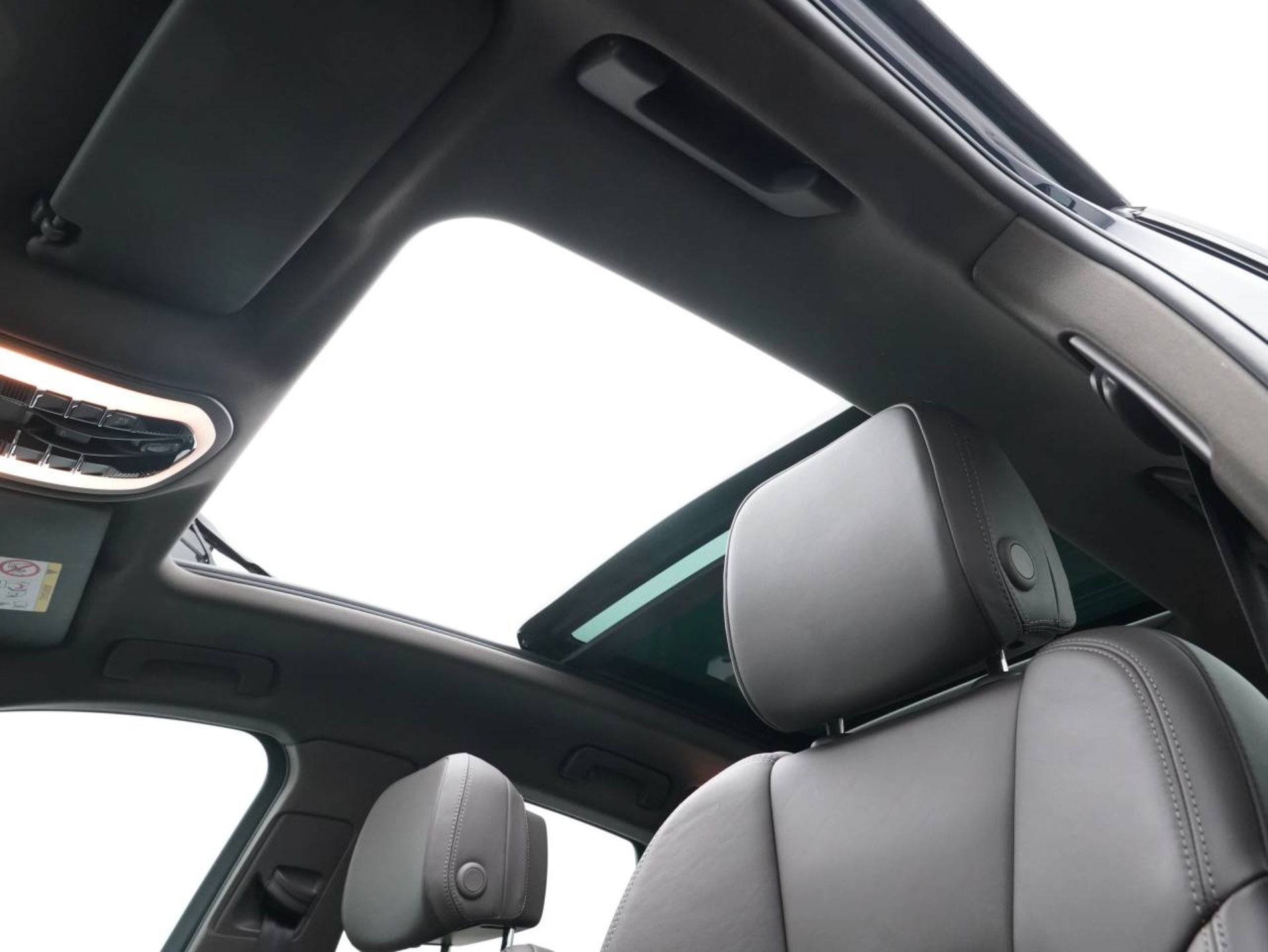 PORSCHE Macan S-image-30