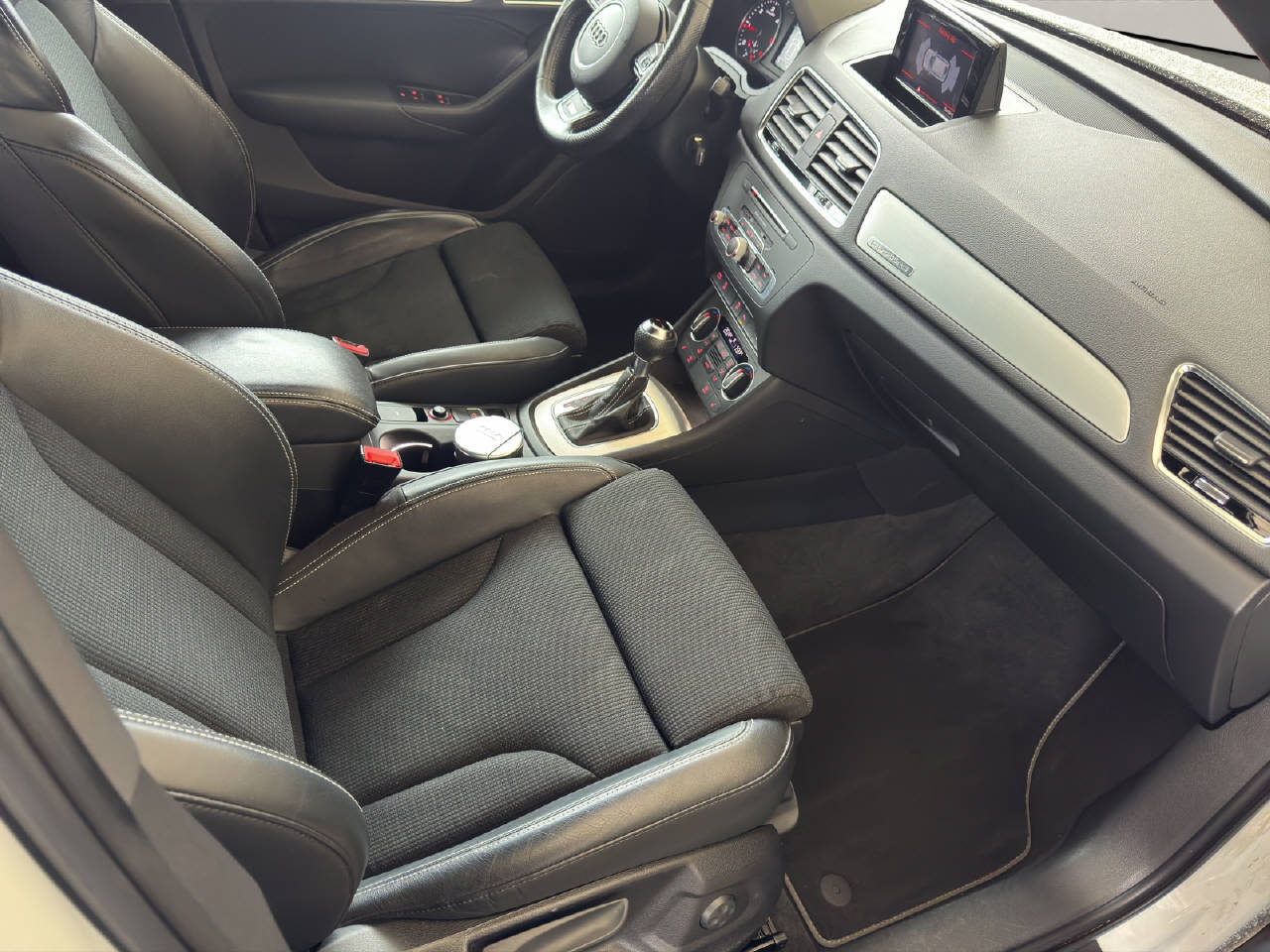 AUDI Q3 2.0 TDI 150 Sport qu. S-Tr.-image-12