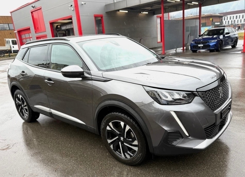 PEUGEOT 2008 1.2 PureTech GT Pack EAT8-image-2