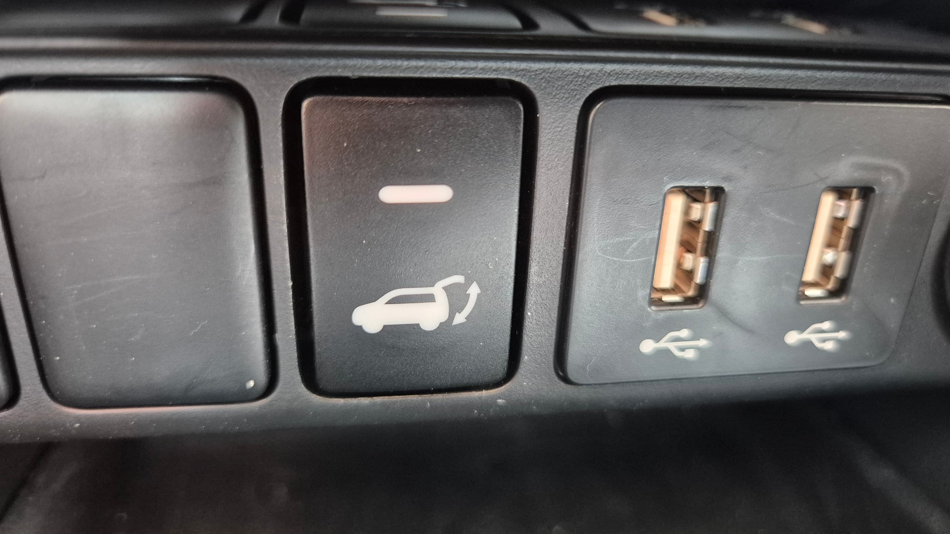 MITSUBISHI Eclip.Cross PHEV mit el. Heckklappe-image-11