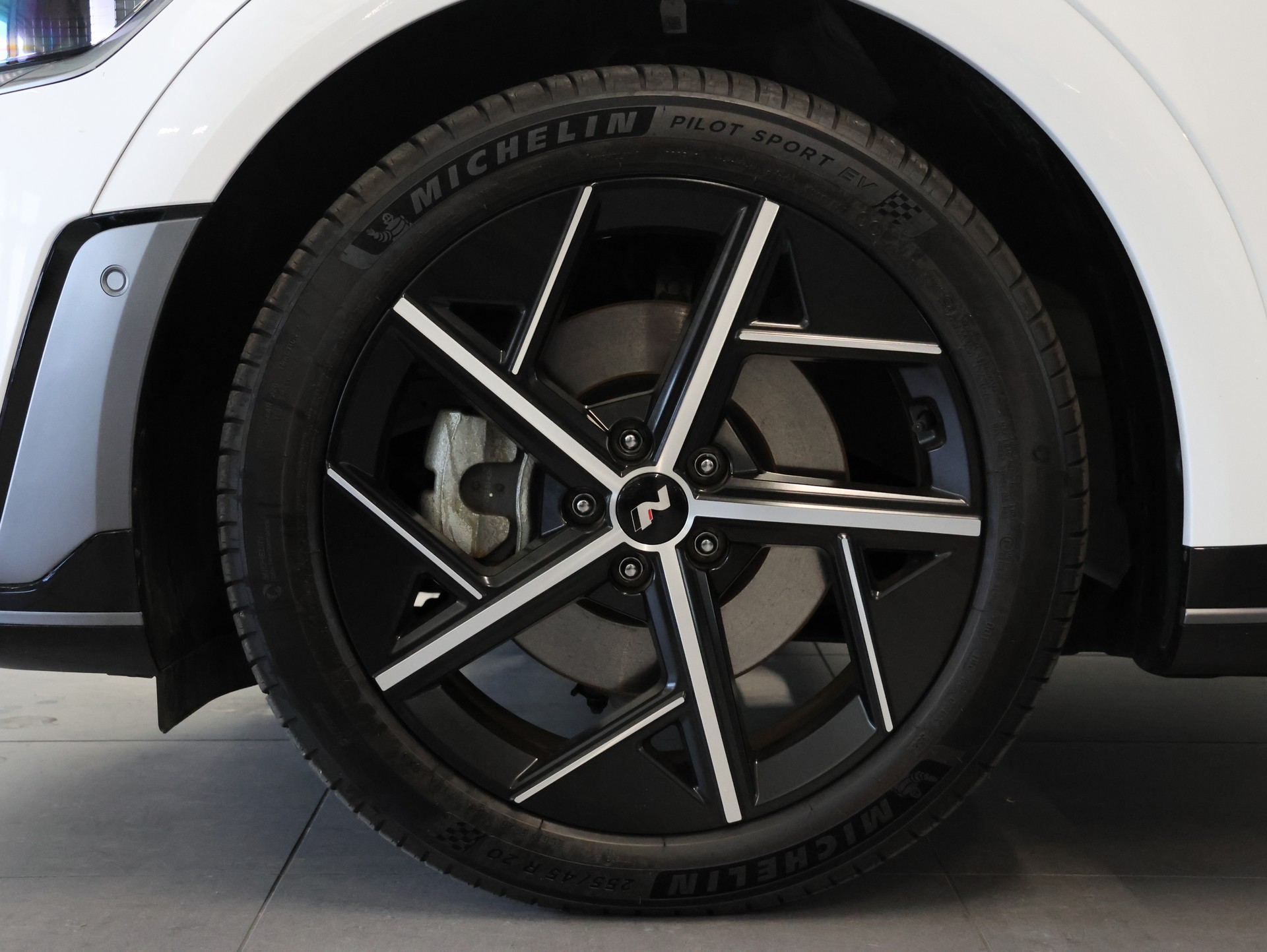 HYUNDAI Ioniq 5 N Line 84kWh 4WD *8 Jahre Akkugarantie* *360 Kamera* *5 Jahre Werksgarantie*-image-9