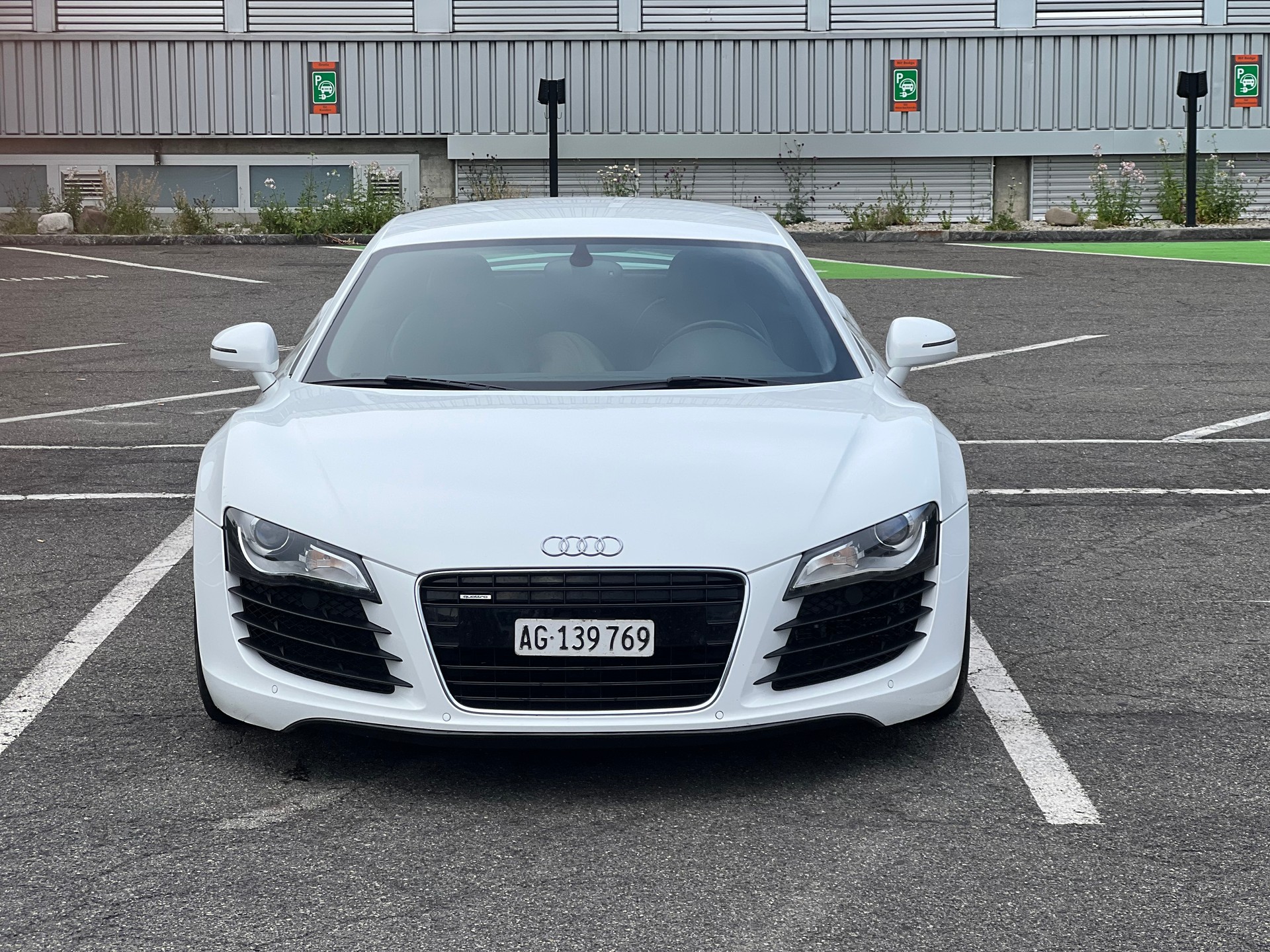 AUDI R8 Coupé 4.2-image-2