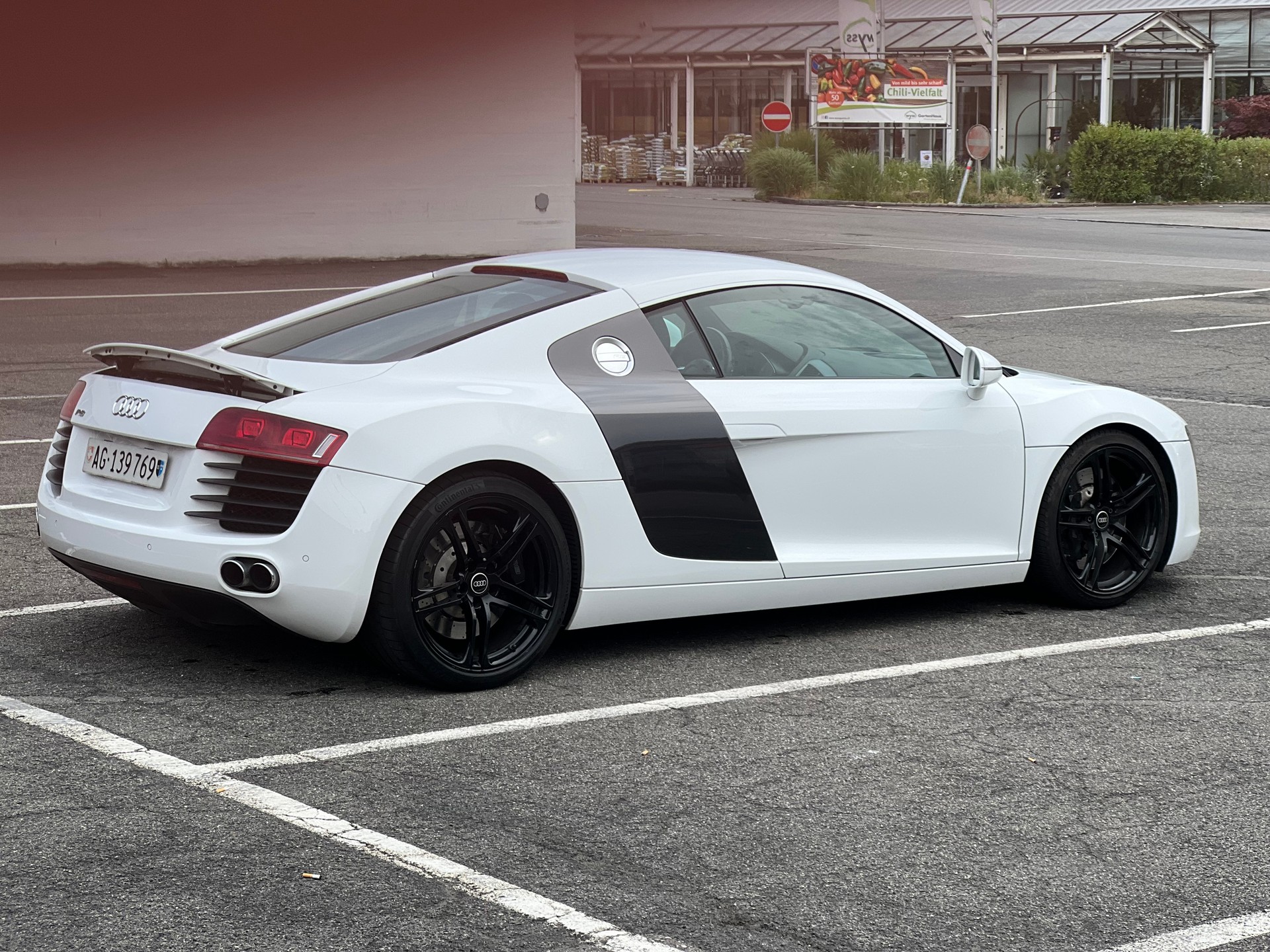 AUDI R8 Coupé 4.2-image-4