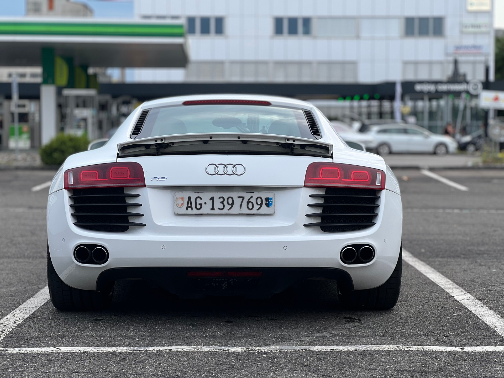 AUDI R8 Coupé 4.2-image-5