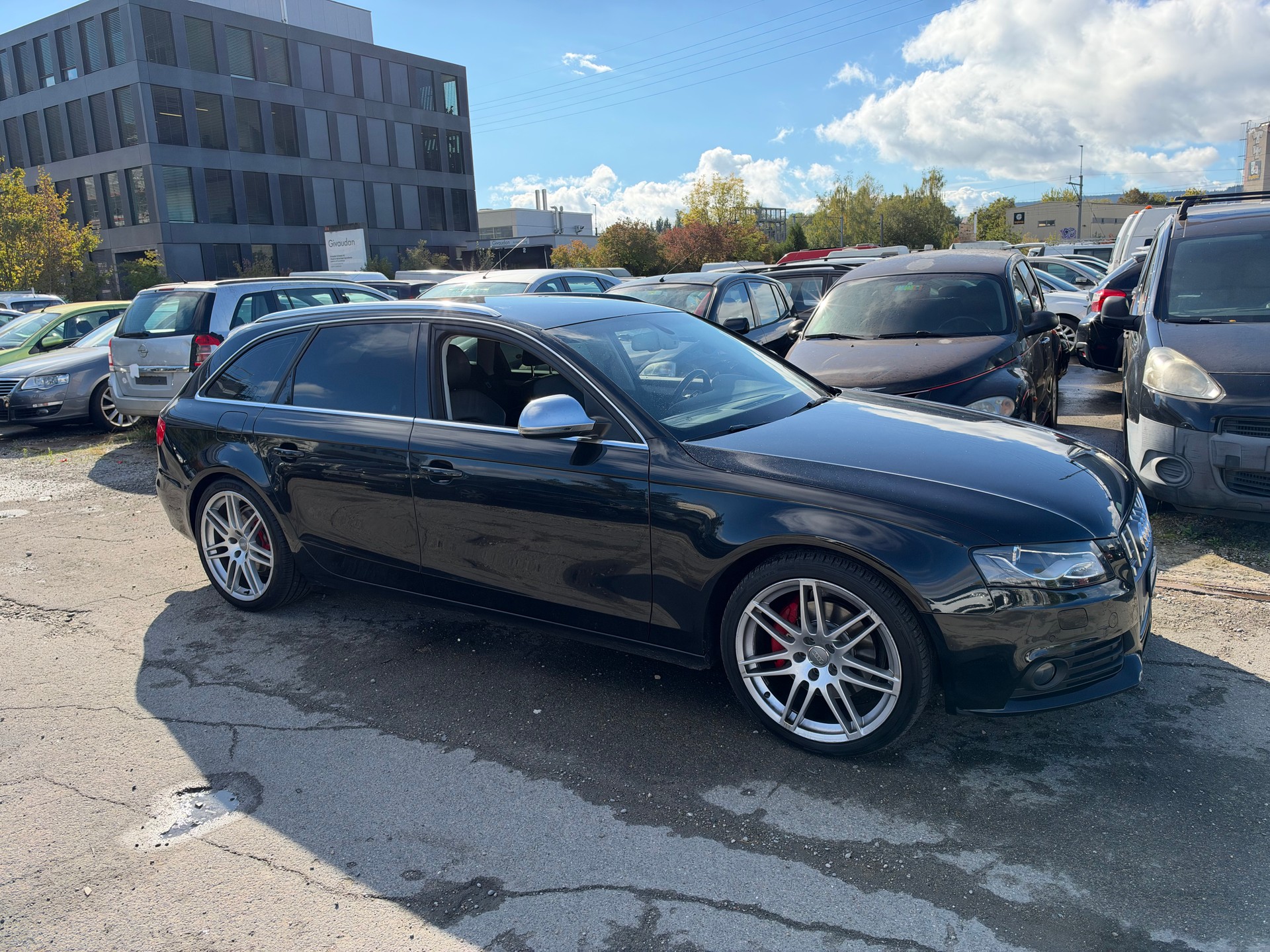 AUDI A4 Avant 3.0 TDI quattro S-tronic-image-16
