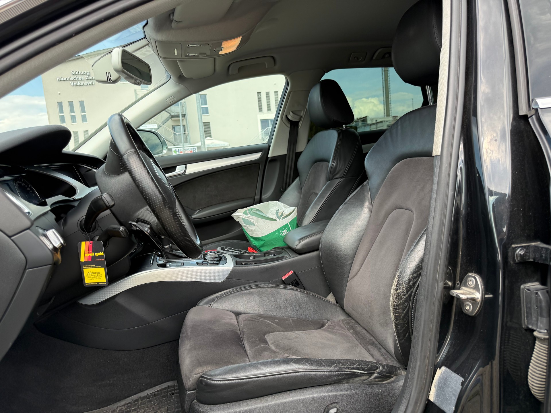 AUDI A4 Avant 3.0 TDI quattro S-tronic-image-12