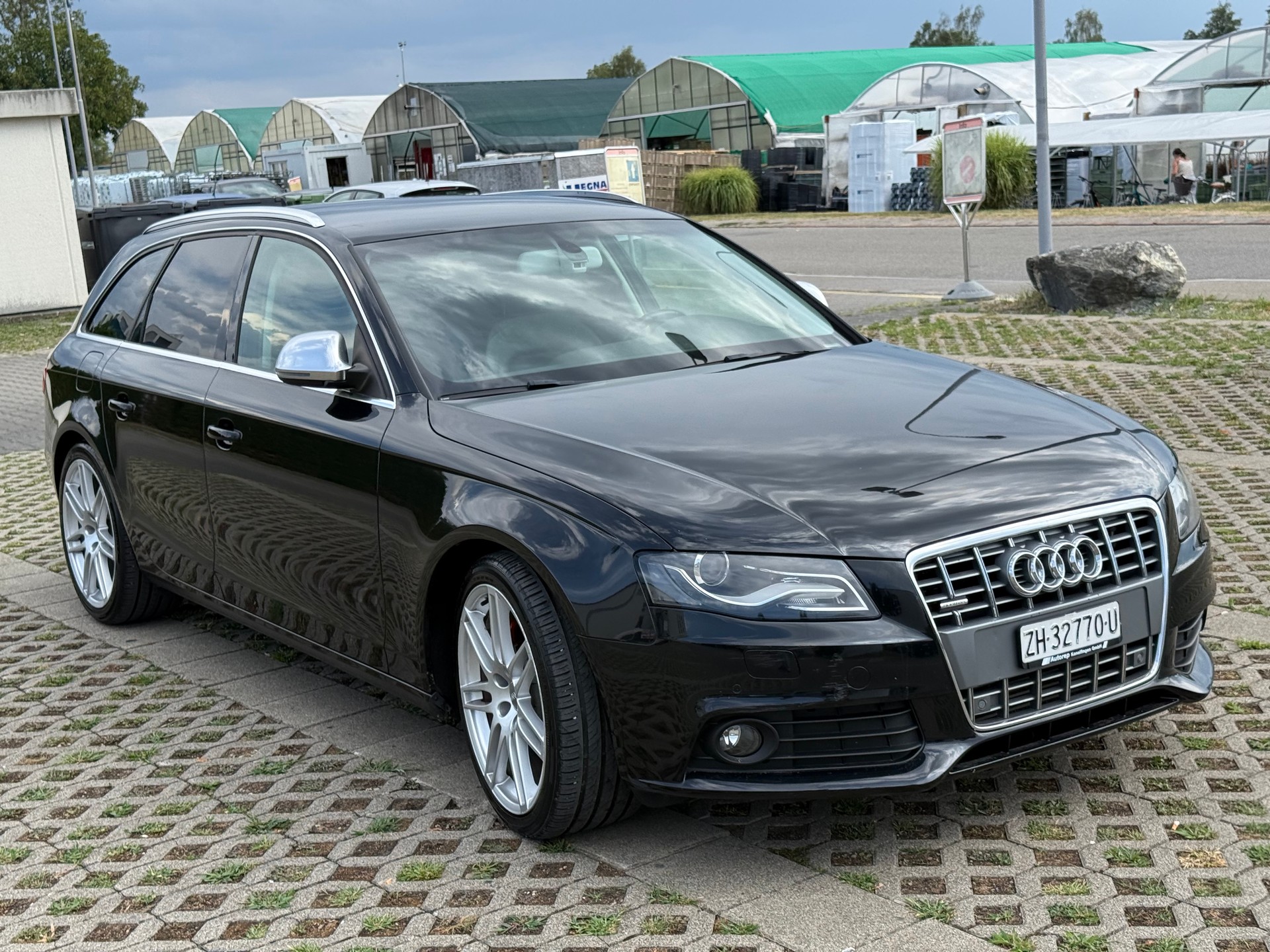AUDI A4 Avant 3.0 TDI quattro S-tronic-image-3