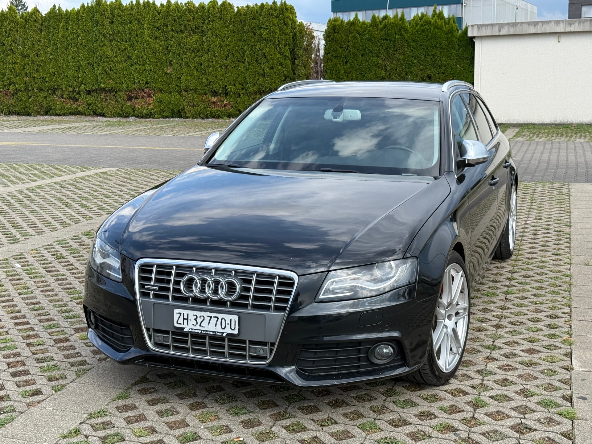 AUDI A4 Avant 3.0 TDI quattro S-tronic-image-1