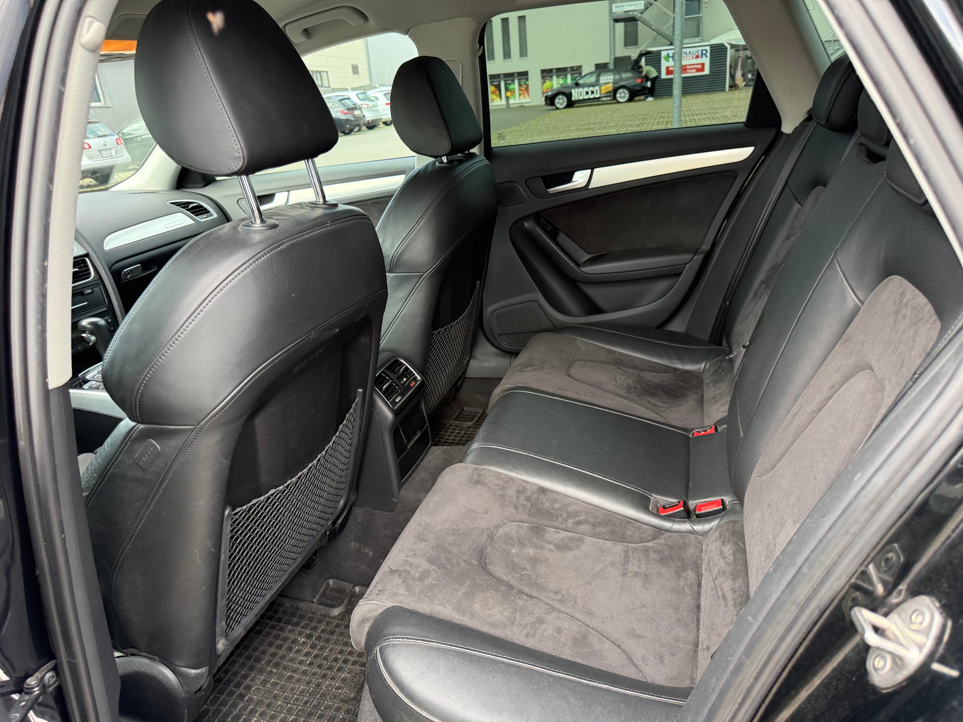 AUDI A4 Avant 3.0 TDI quattro S-tronic-image-11