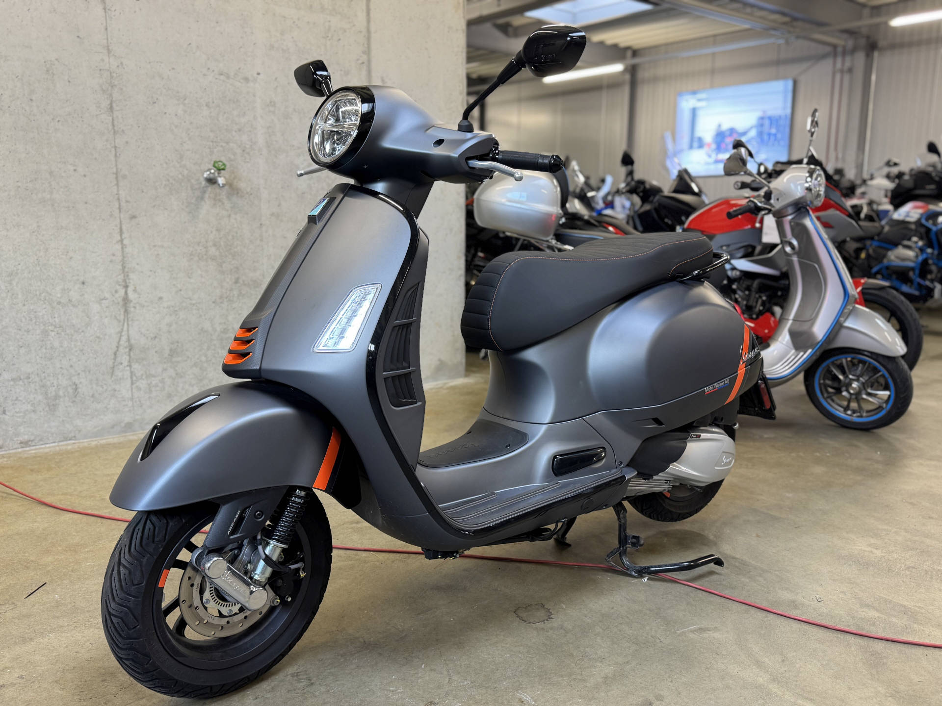 PIAGGIO Vespa GTS 300 Super Sport ABS-image-4