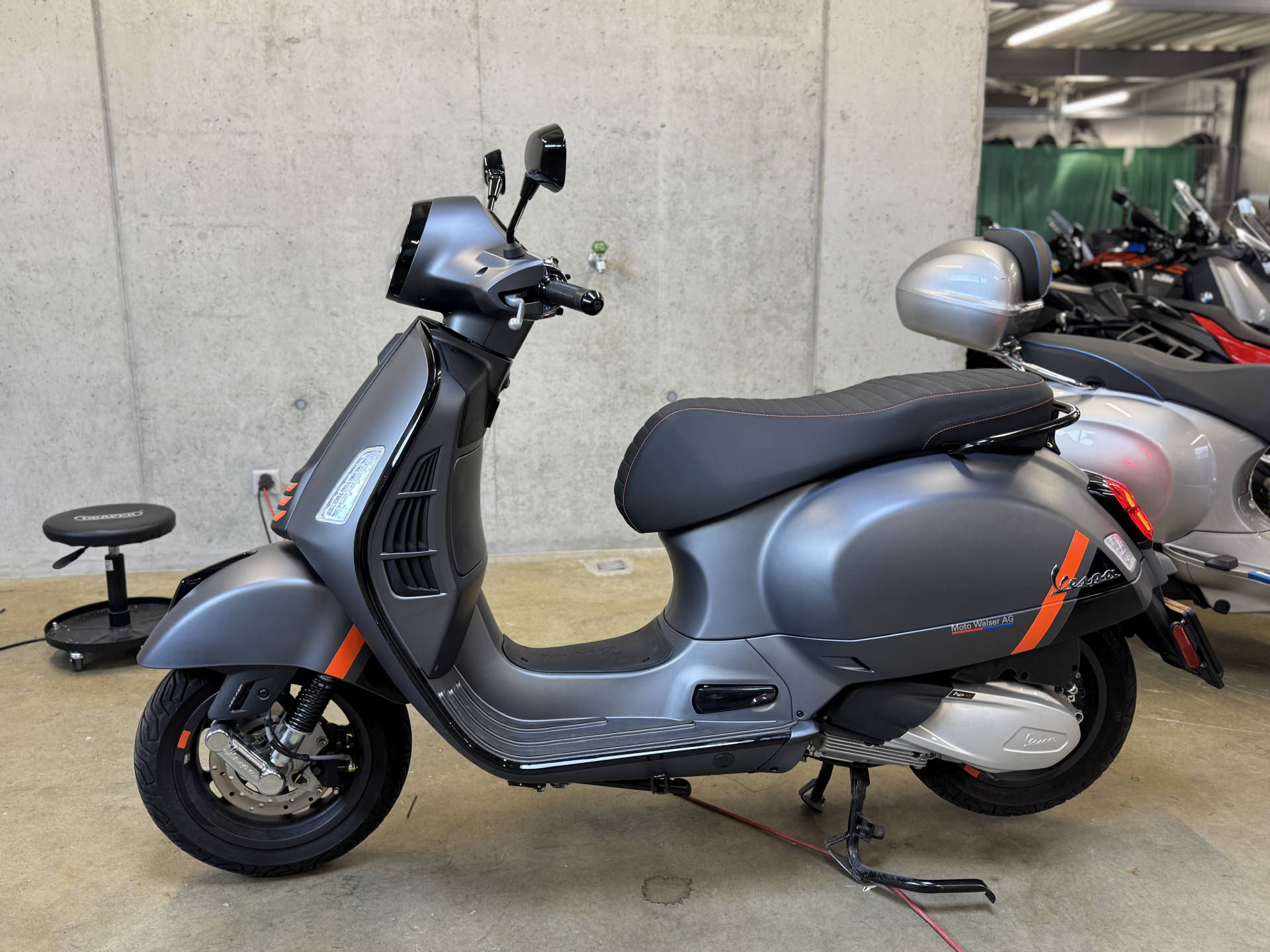 PIAGGIO Vespa GTS 300 Super Sport ABS-image-3