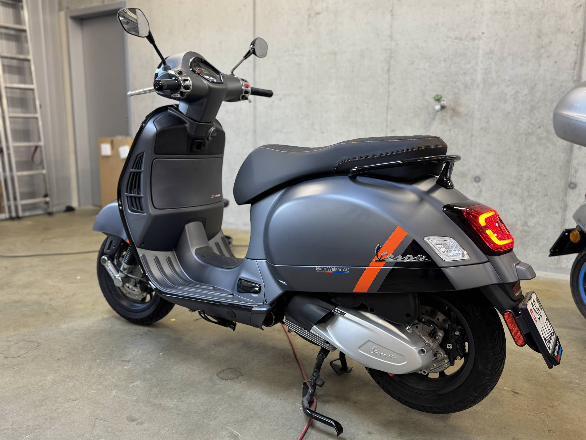 PIAGGIO Vespa GTS 300 Super Sport ABS-image-2