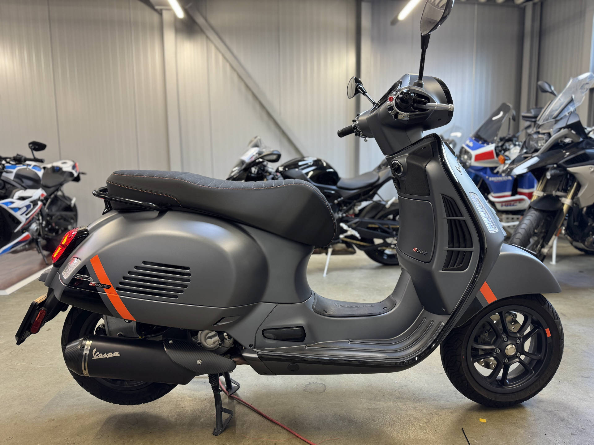 PIAGGIO Vespa GTS 300 Super Sport ABS-image-1