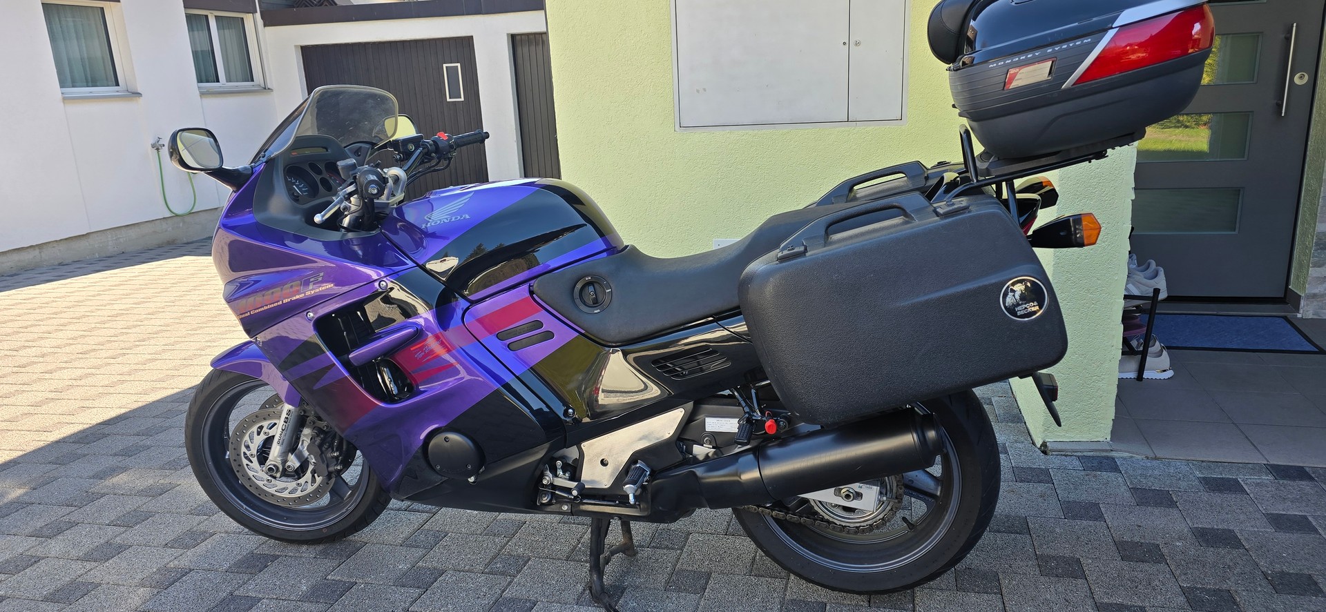 HONDA CBR 1000 F Dual-CBS-image-10