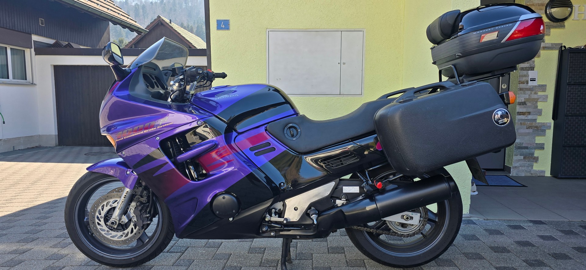HONDA CBR 1000 F Dual-CBS-image-0