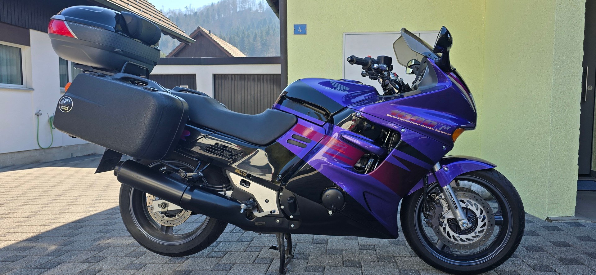 HONDA CBR 1000 F Dual-CBS-image-1