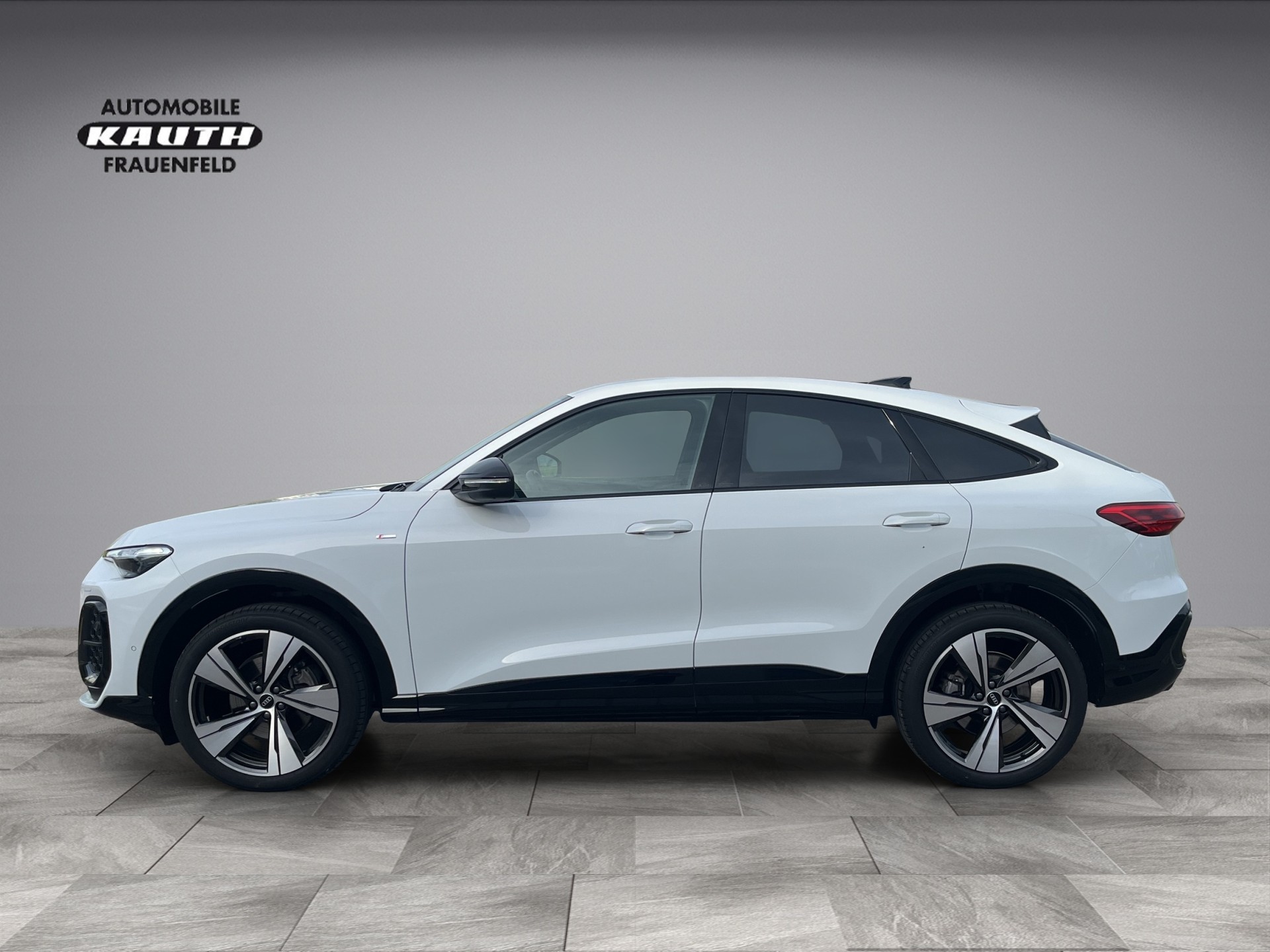 AUDI Q5 Sportback TFSI quattro 150 kW S-tronic *Standheizung, Head-up, 360°Kameras, B&O, AHK, 5 J.Garantie*-showroom-element-1