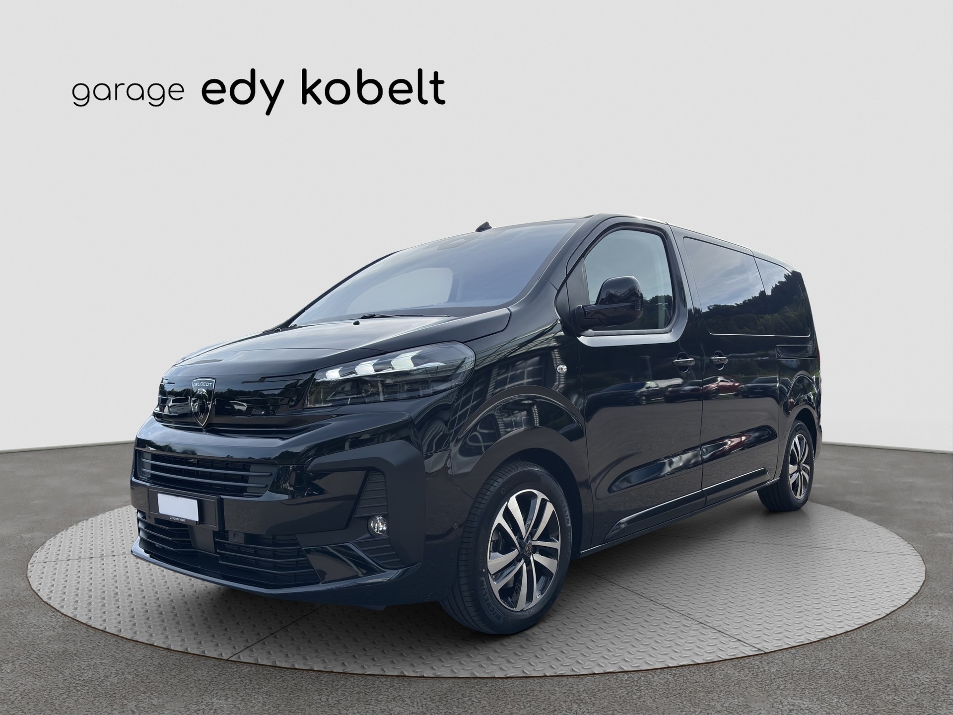 PEUGEOT Traveller 2.2 BlueHDi Family Edition Standard EAT8