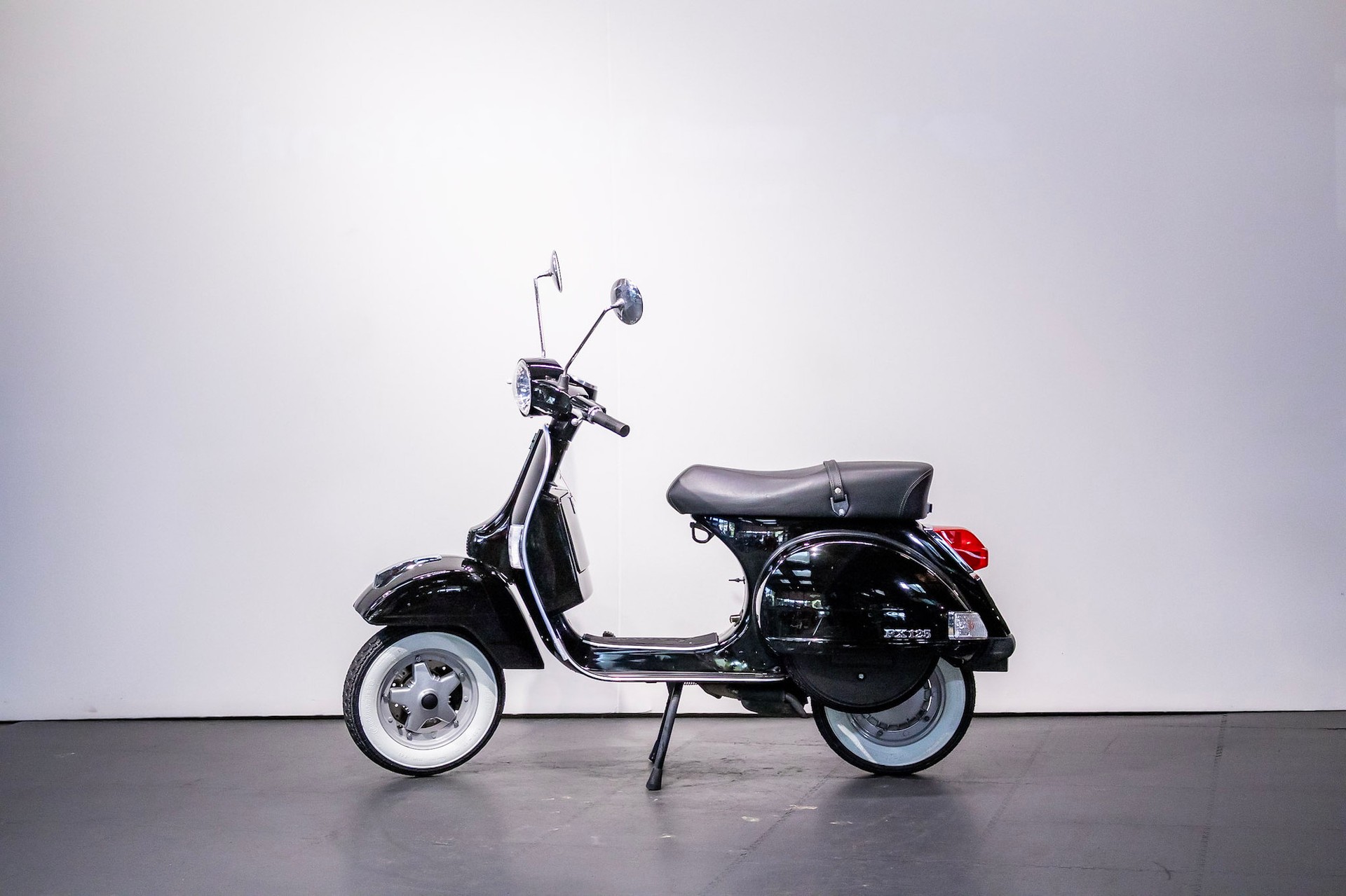 PIAGGIO Vespa 125 PX-image-4