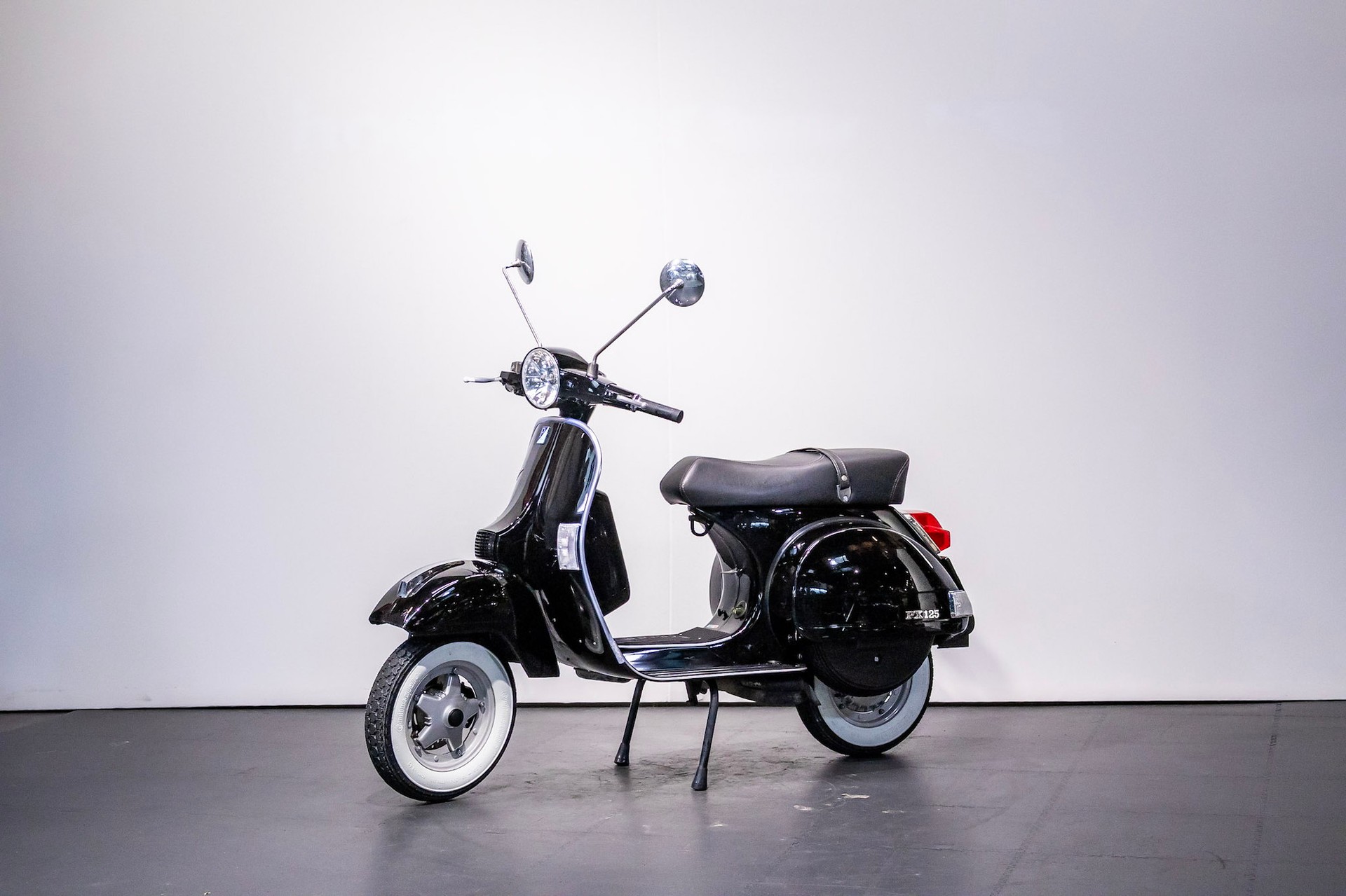 PIAGGIO Vespa 125 PX-image-1