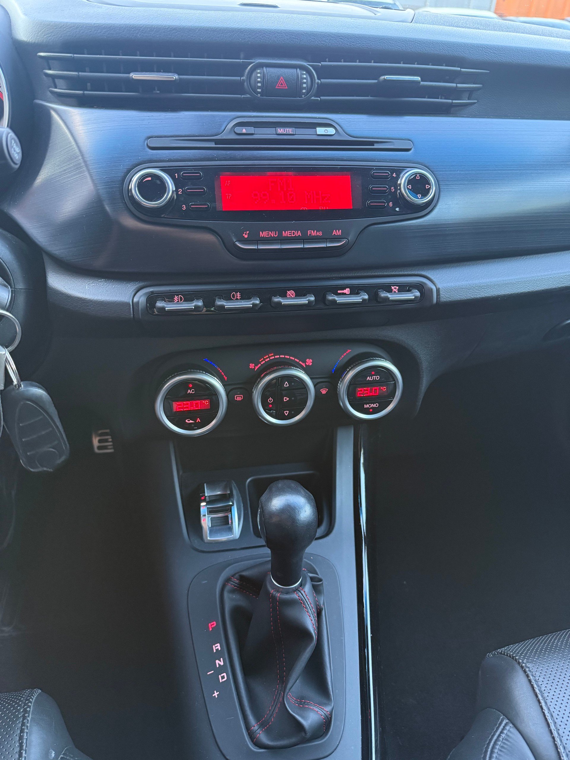 ALFA ROMEO Giulietta 2.0 JTDM Distinctive TCT-image-23