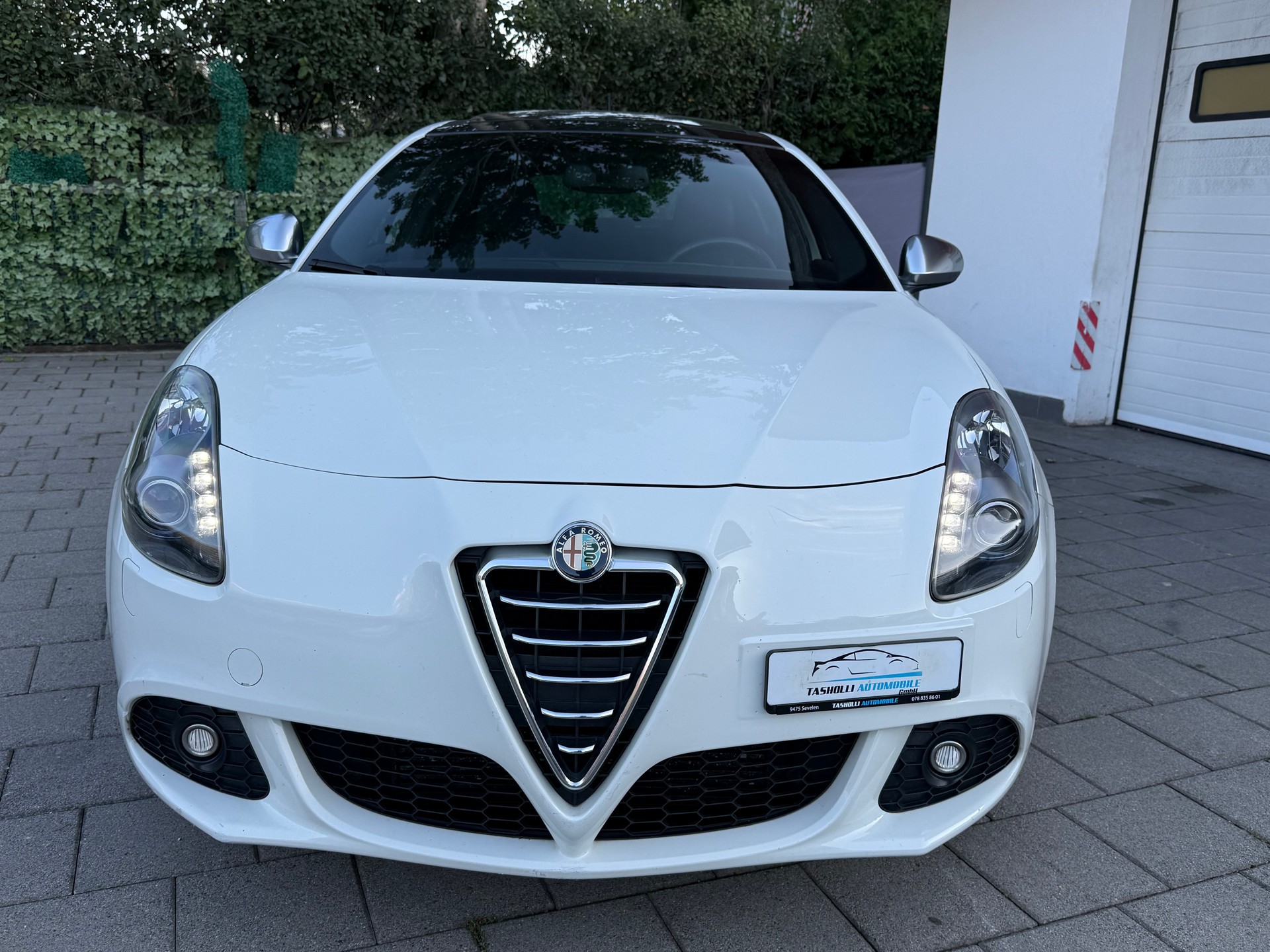 ALFA ROMEO Giulietta 2.0 JTDM Distinctive TCT-showroom-element-2