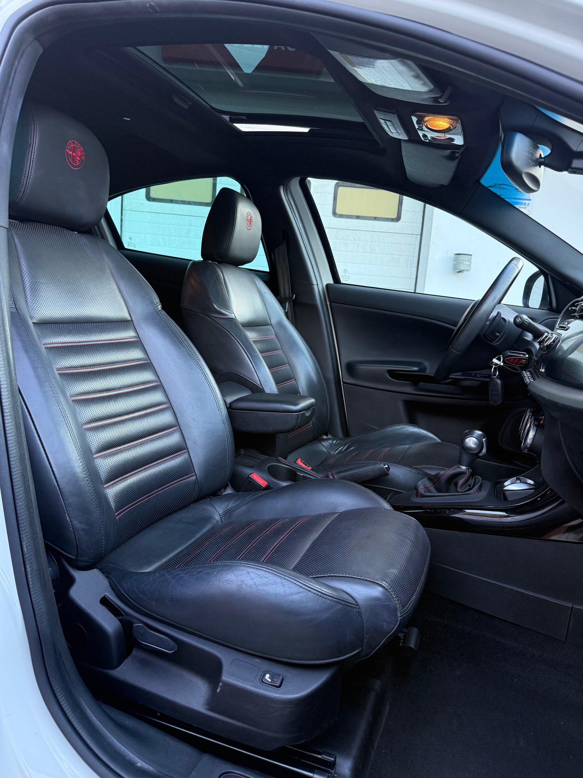 ALFA ROMEO Giulietta 2.0 JTDM Distinctive TCT-image-11
