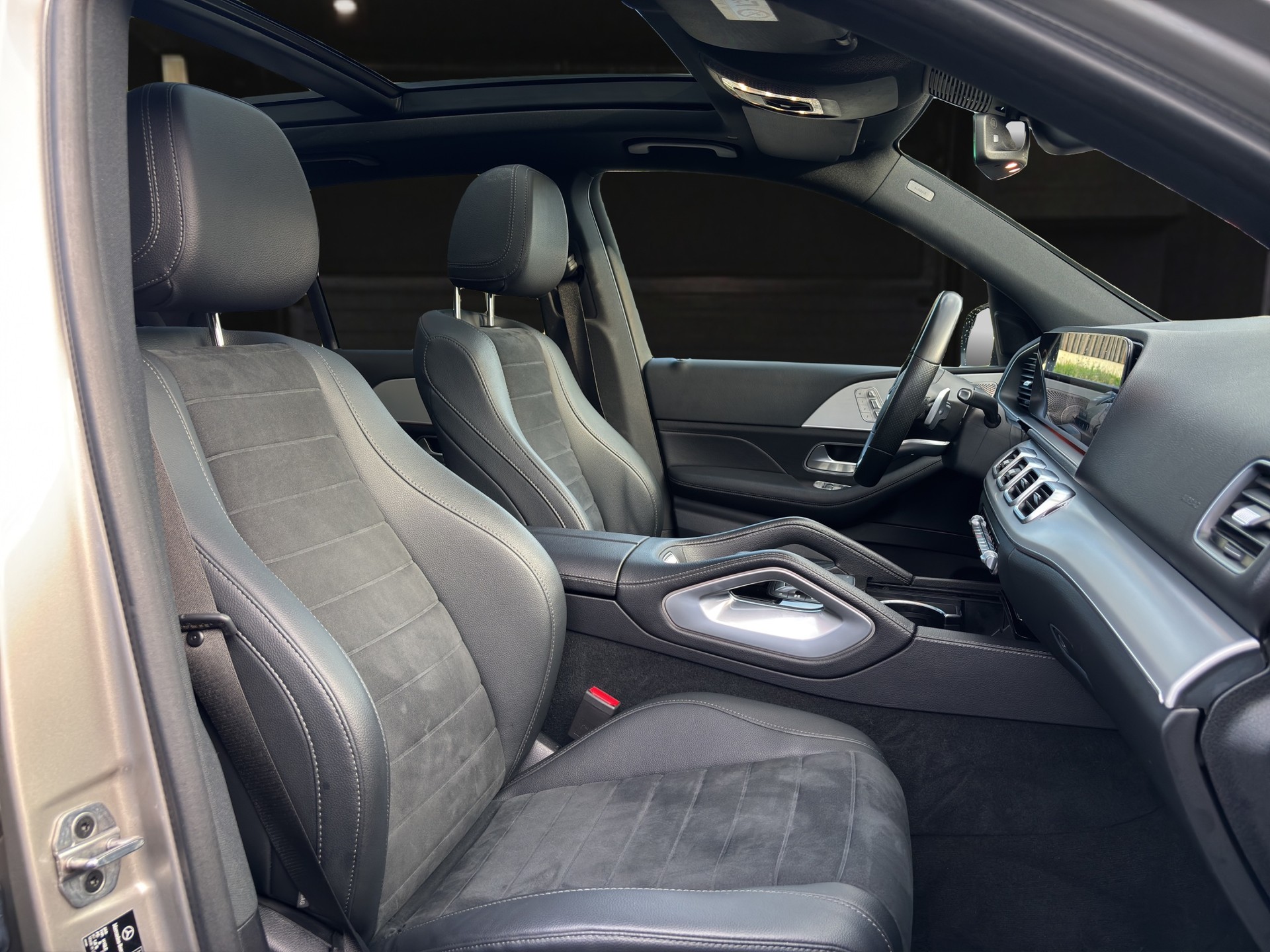 MERCEDES-BENZ GLE 400 d AMG Line 4matic-image-9