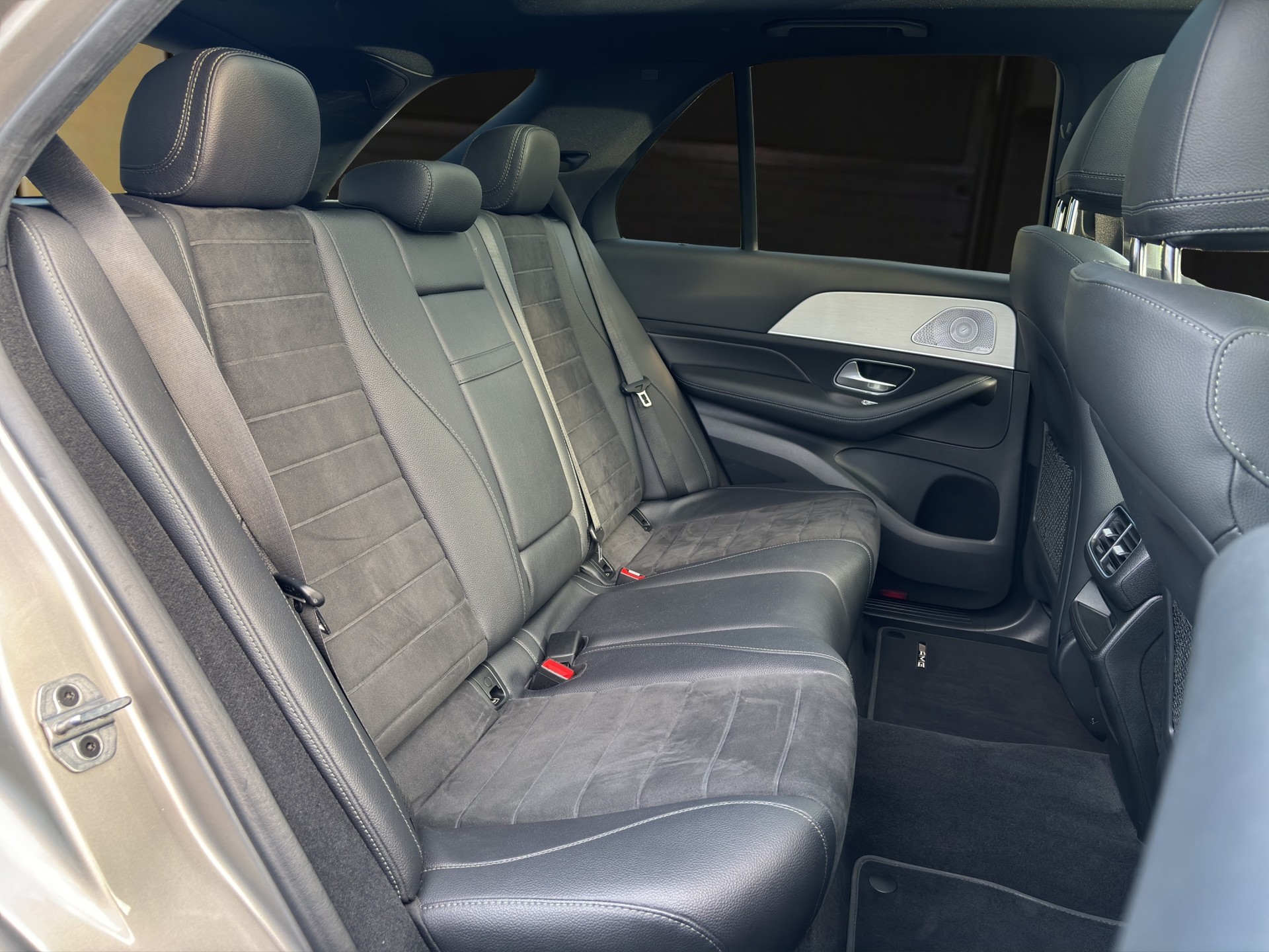 MERCEDES-BENZ GLE 400 d AMG Line 4matic-image-13