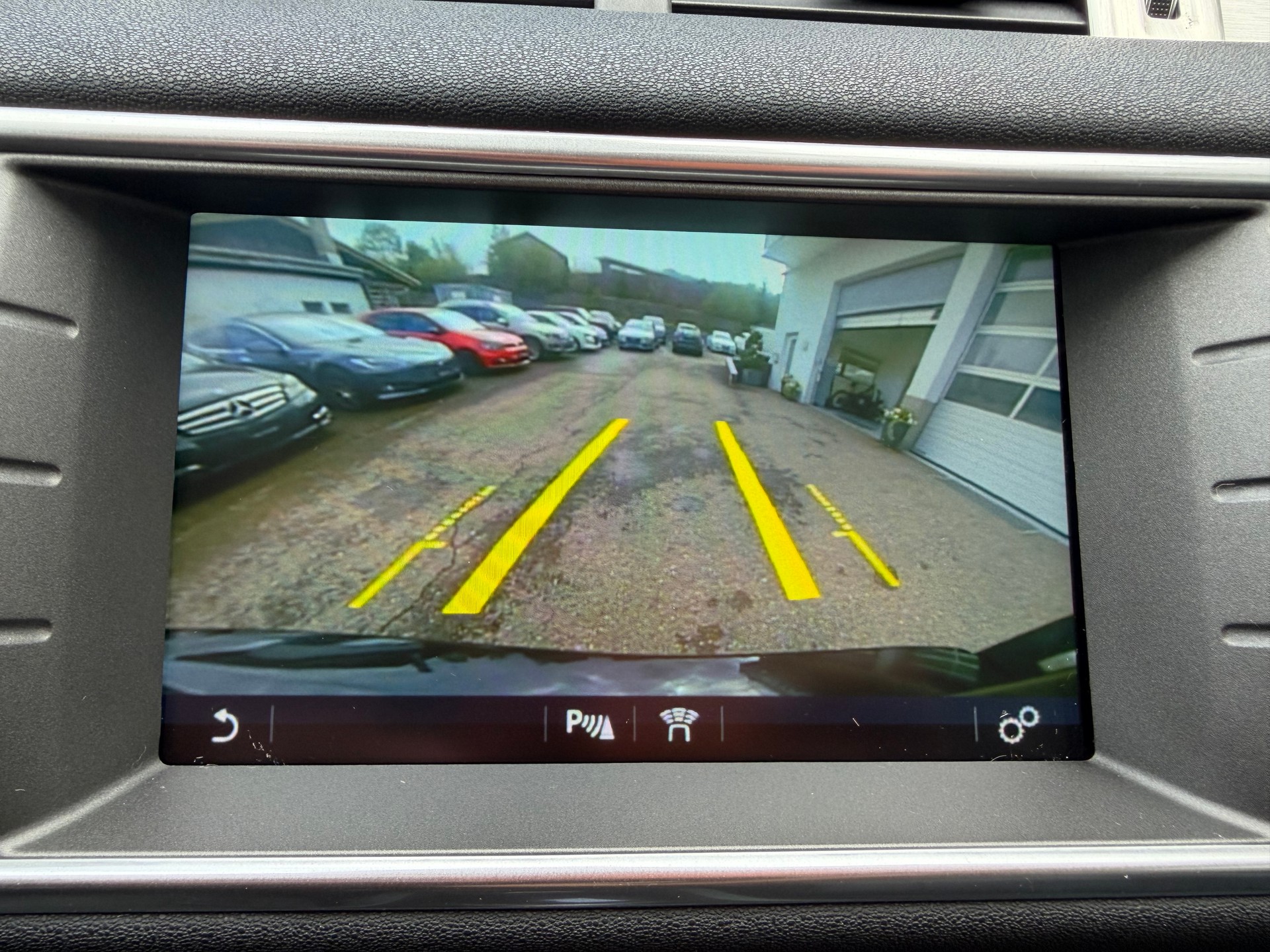 LAND ROVER Range Rover Evoque 2.0 TD4 SE AT9-image-9