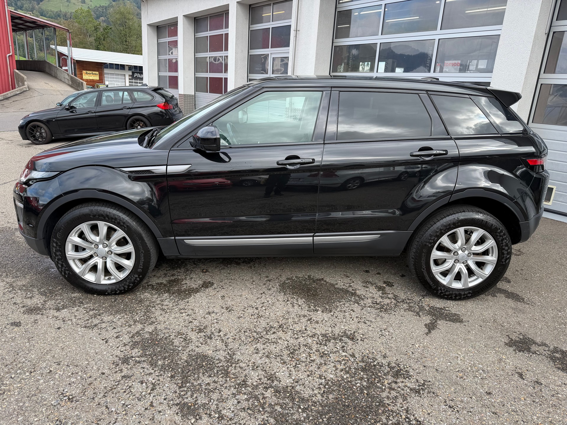 LAND ROVER Range Rover Evoque 2.0 TD4 SE AT9-showroom-element-1