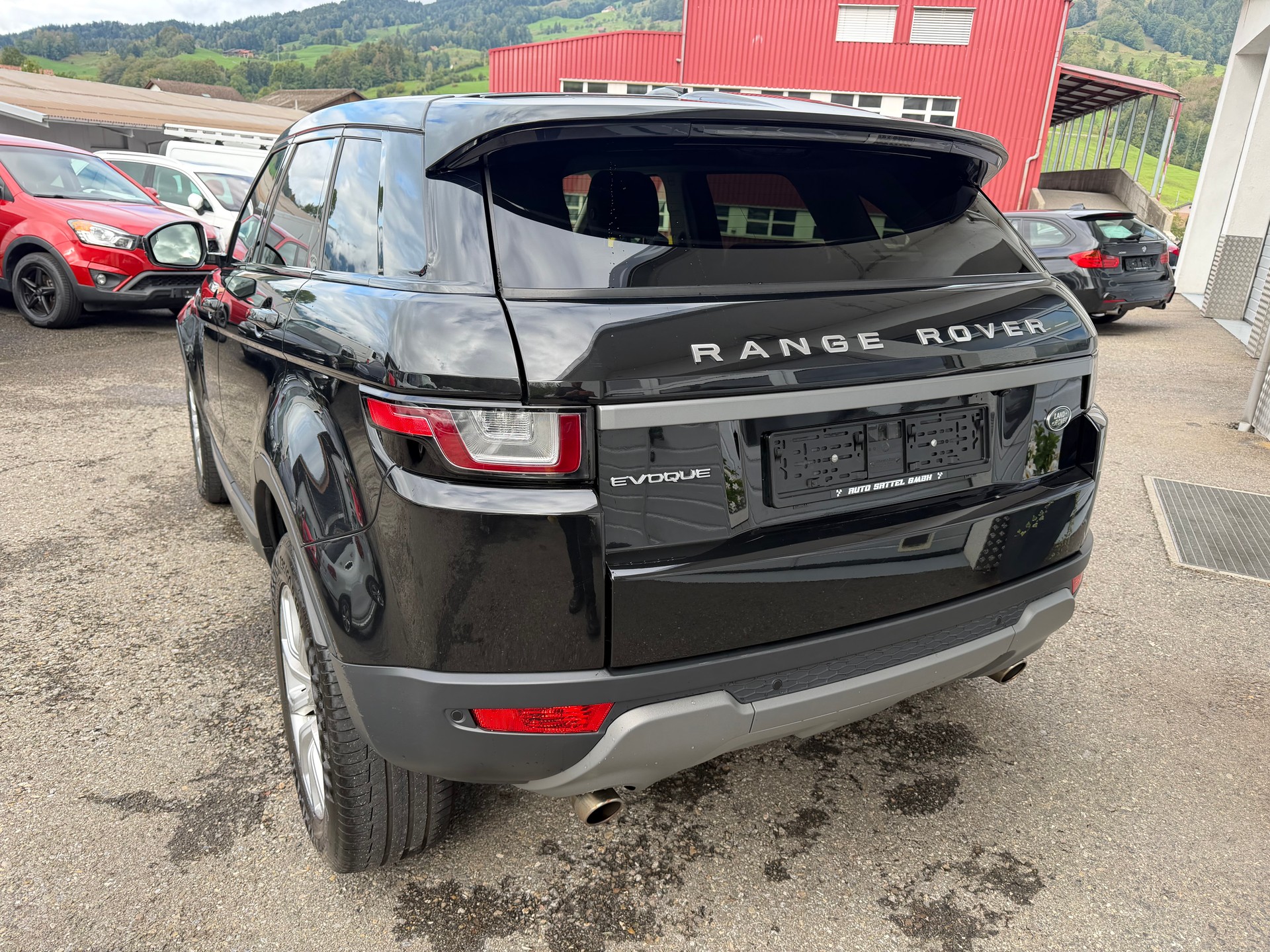 LAND ROVER Range Rover Evoque 2.0 TD4 SE AT9-showroom-element-2