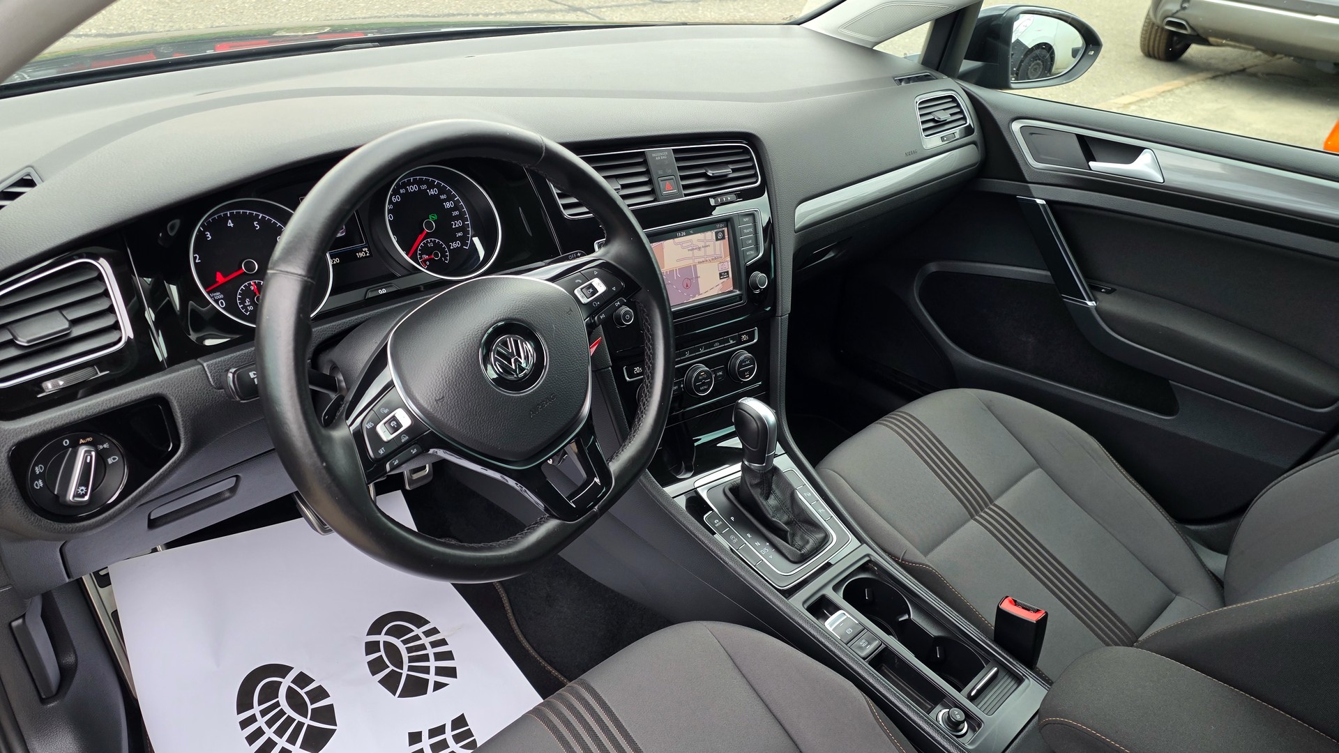 VW Golf Variant 1.4 TSI Allstar DSG-image-9