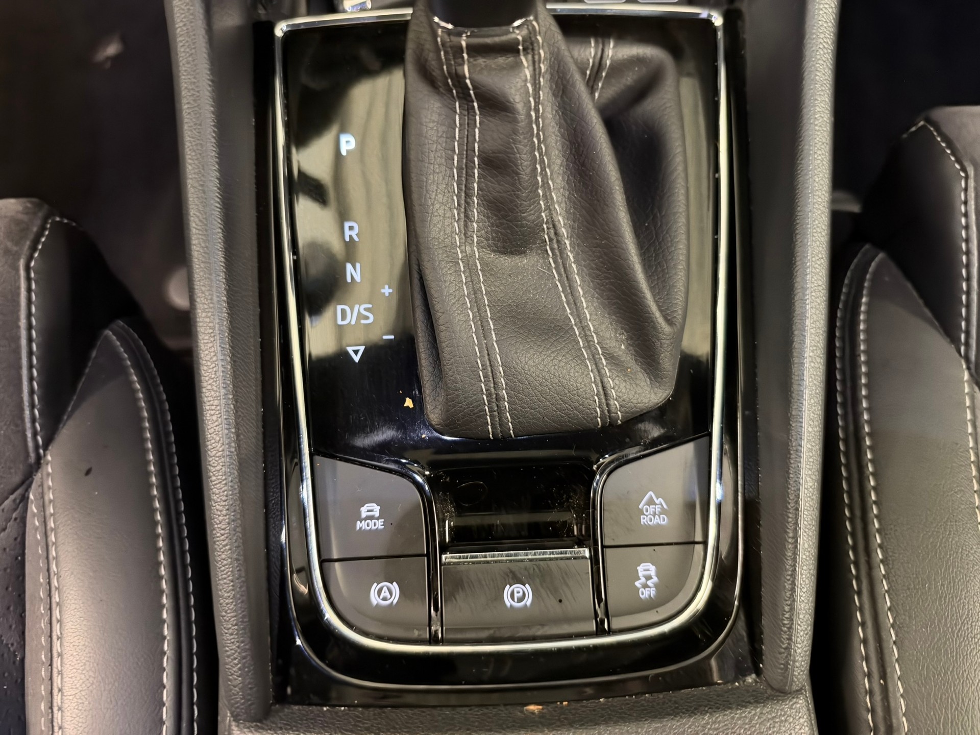 SKODA Kodiaq 2.0 TDI CR Sport Line 4x4 DSG-image-16