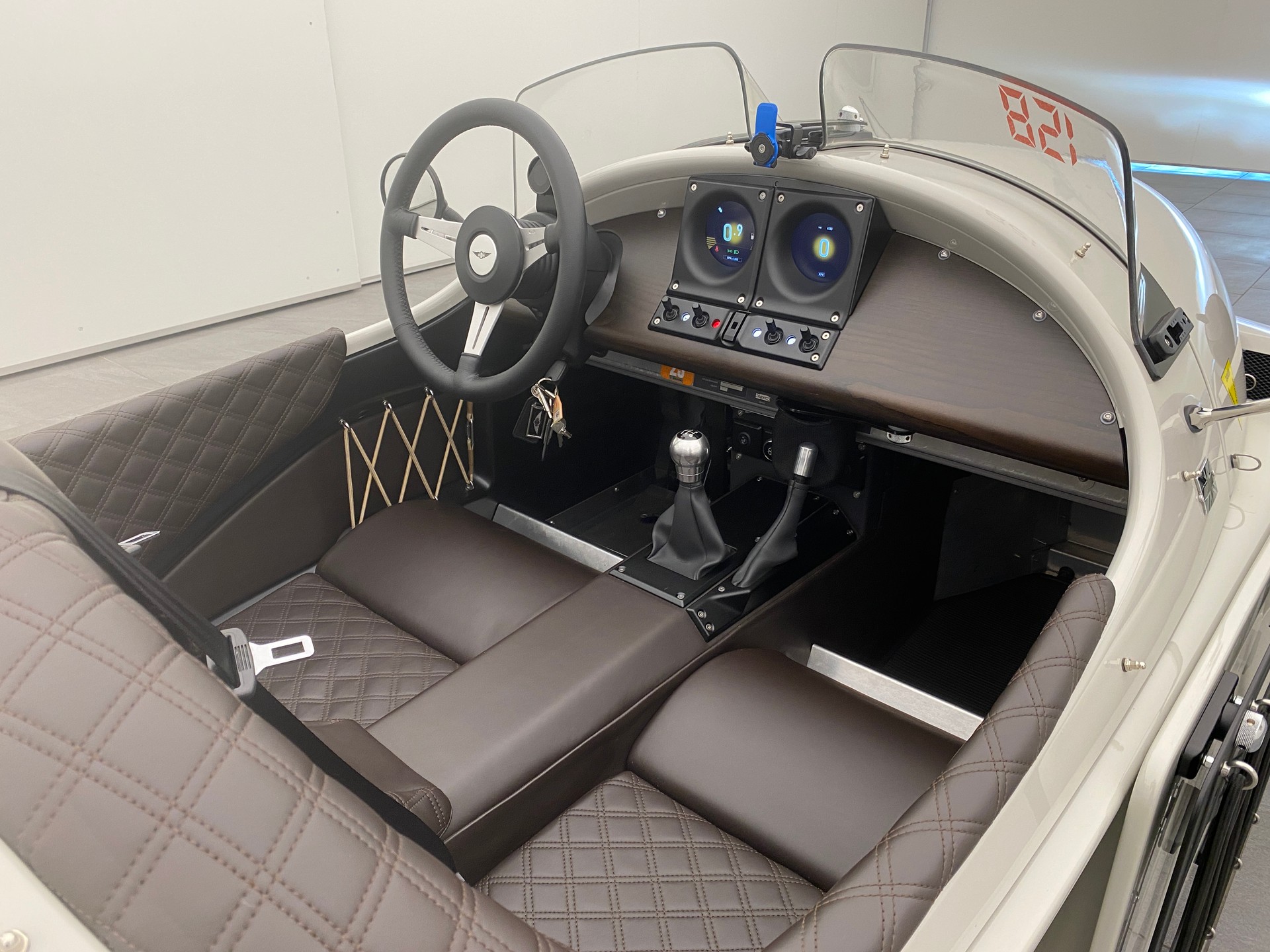 MORGAN Super 3-image-11